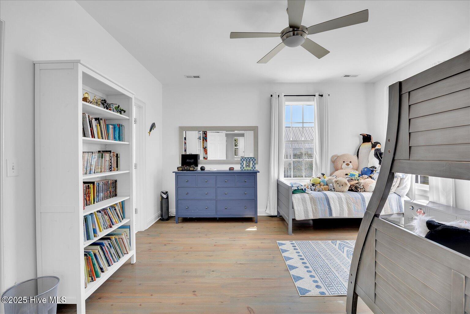 100545329 | Photo 10