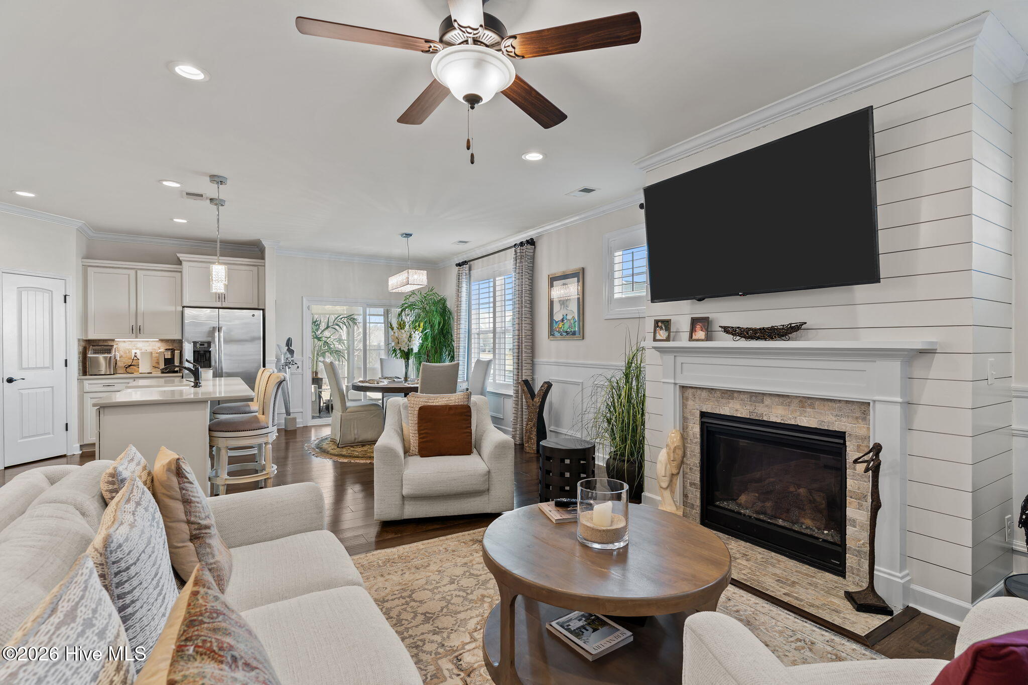 100557364 | Photo 11