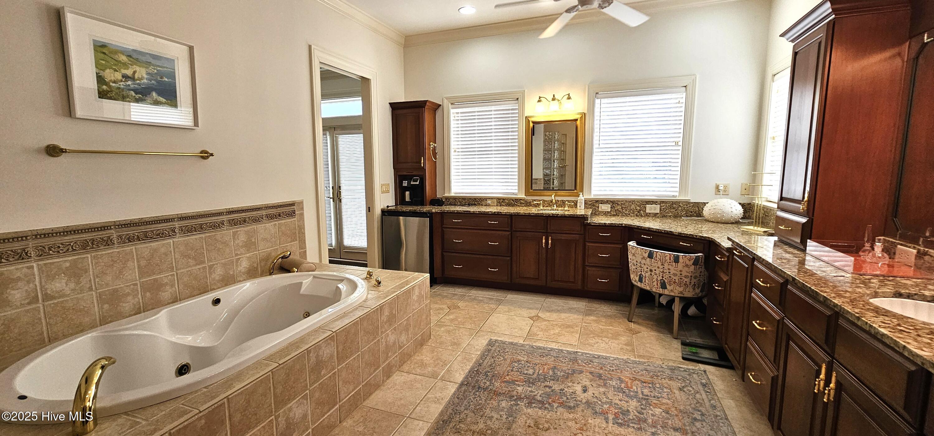 100542598 | Photo 29