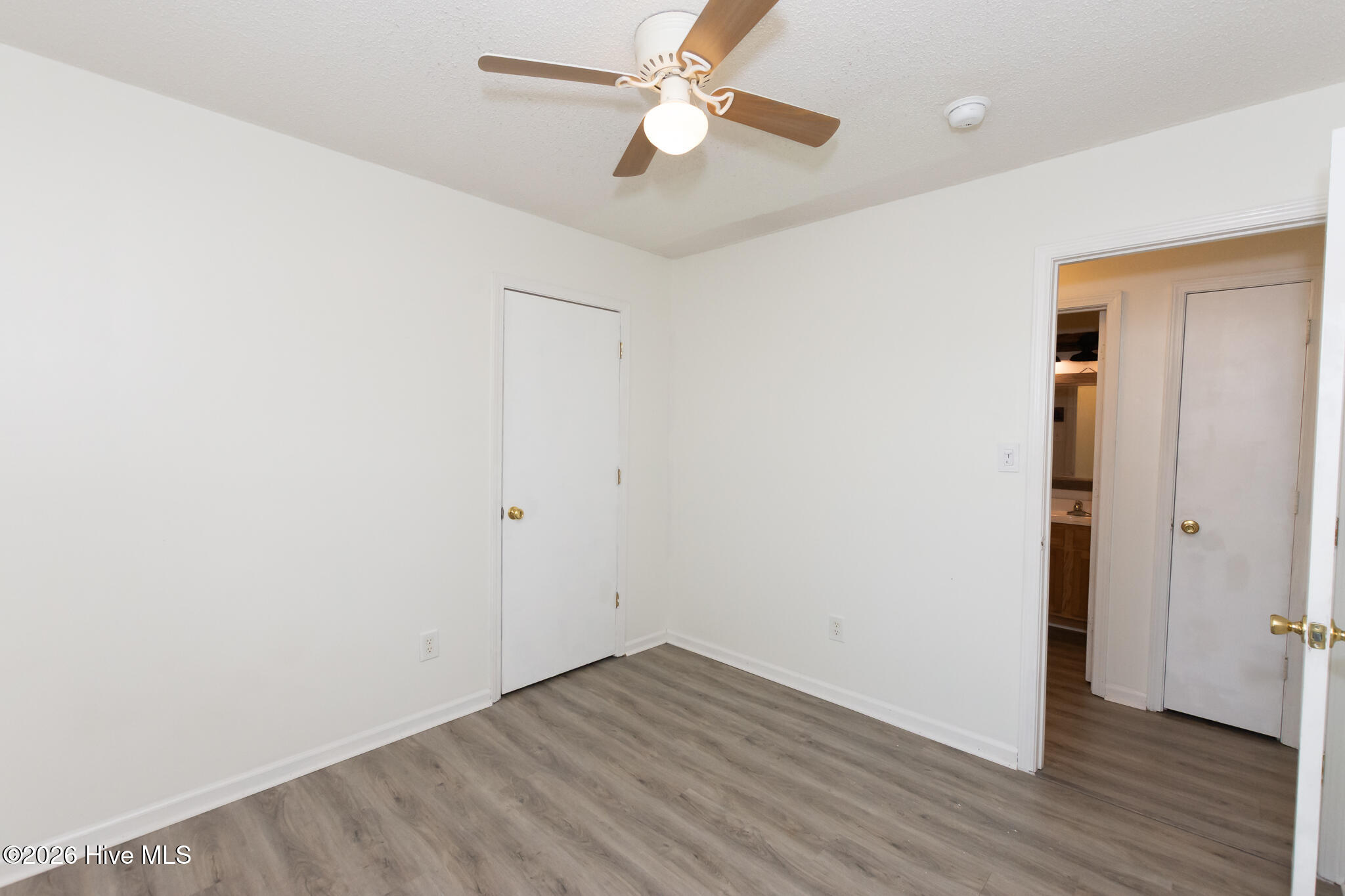 100550624 | Photo 33