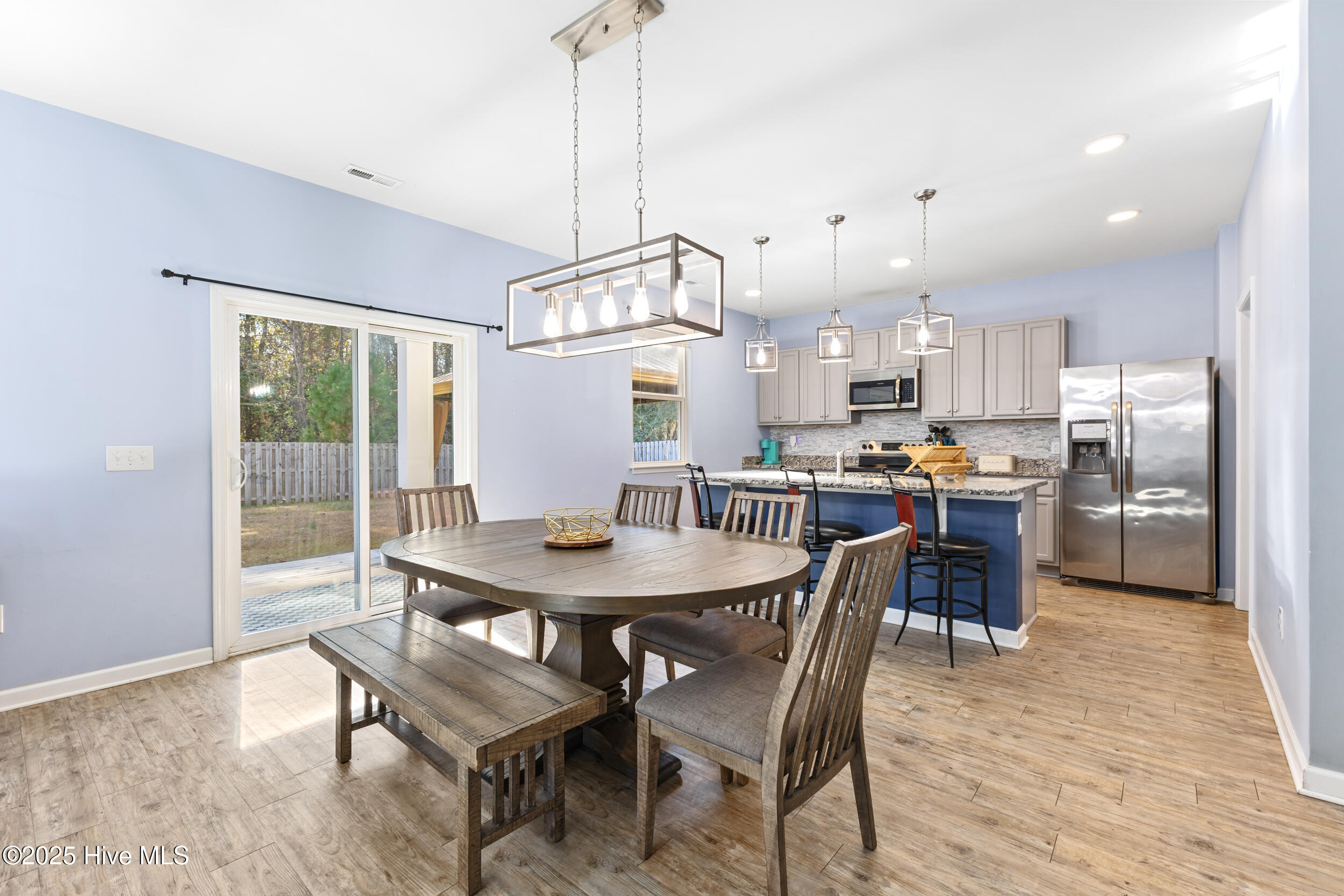 100545034 | Photo 10