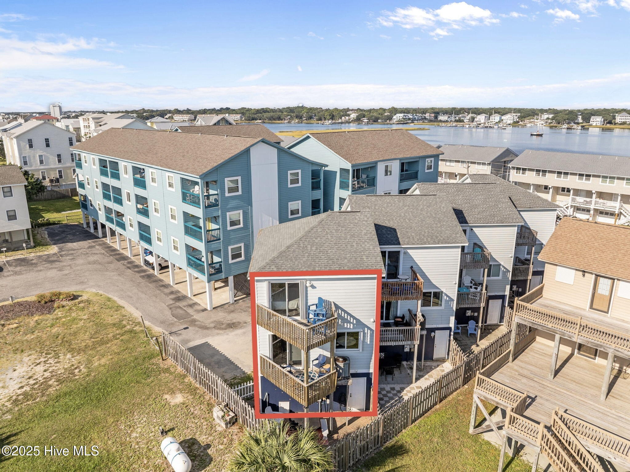 100531812 | Photo 35