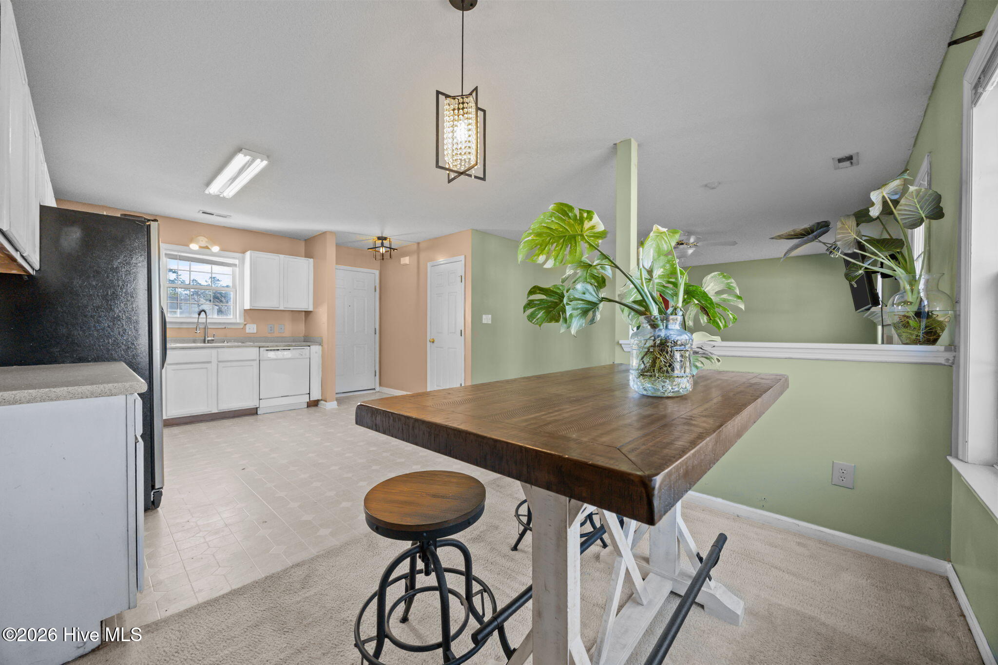 100550152 | Photo 11