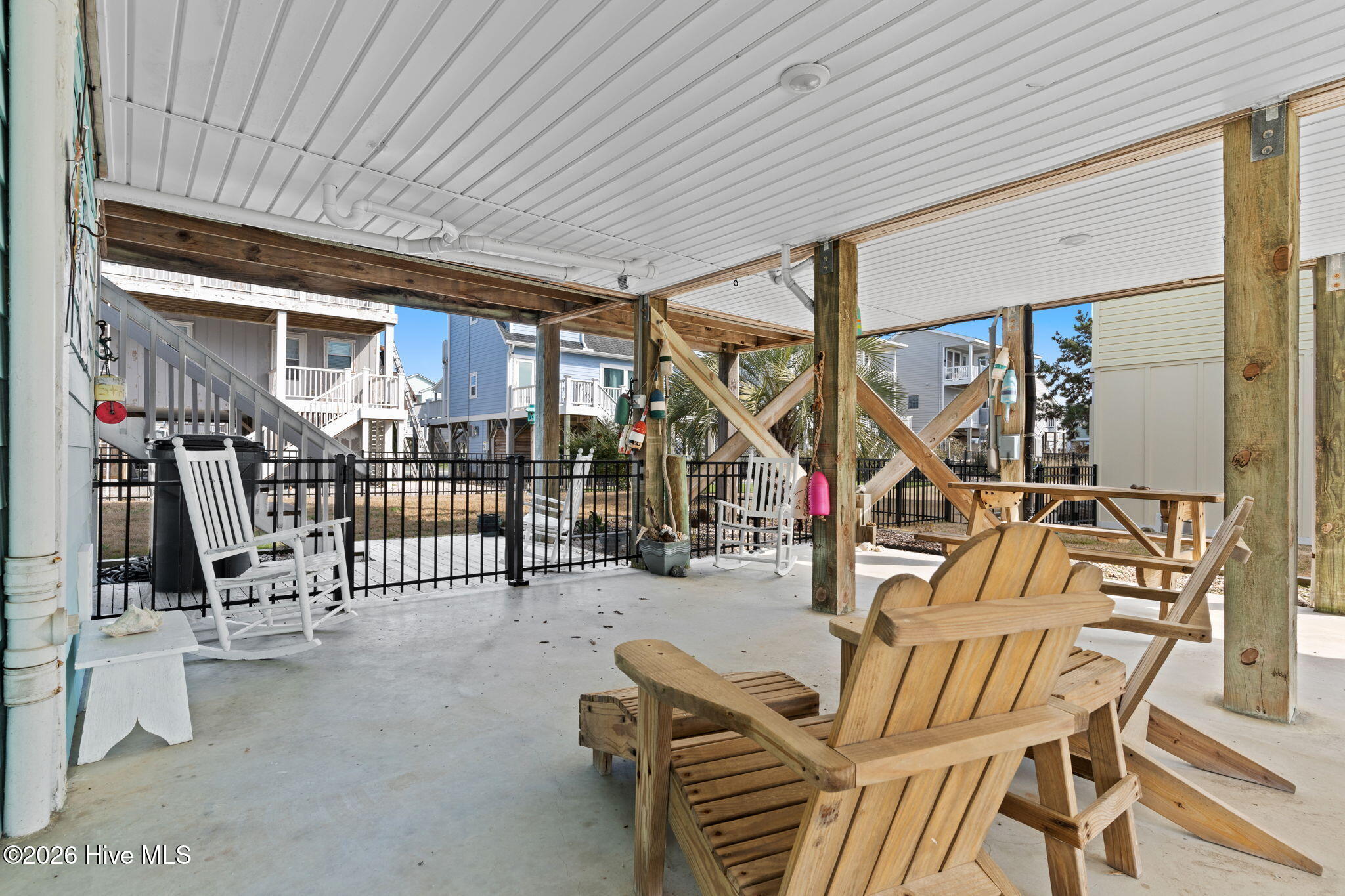 100560342 | Photo 35