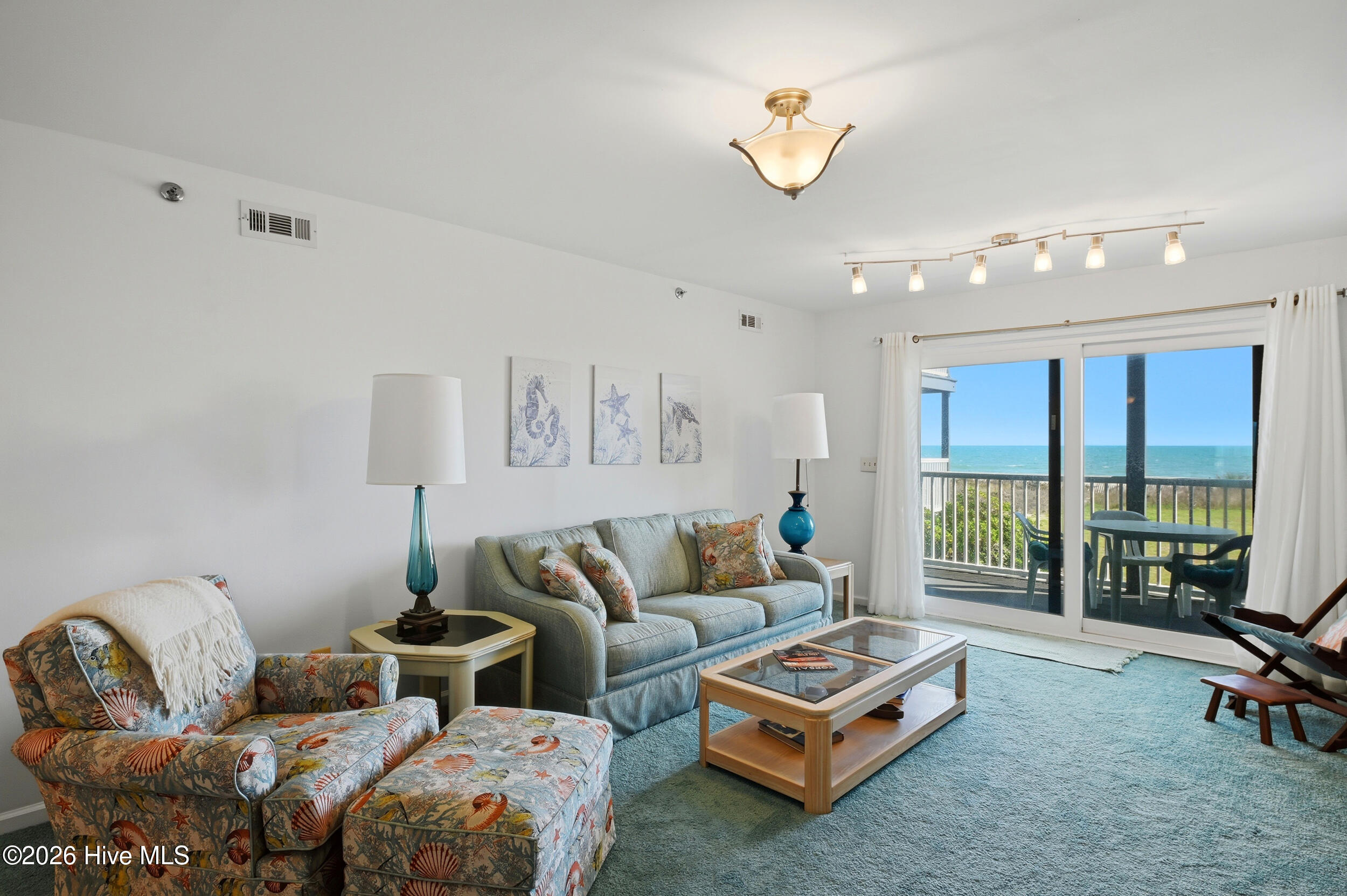 100563274 | Photo 11