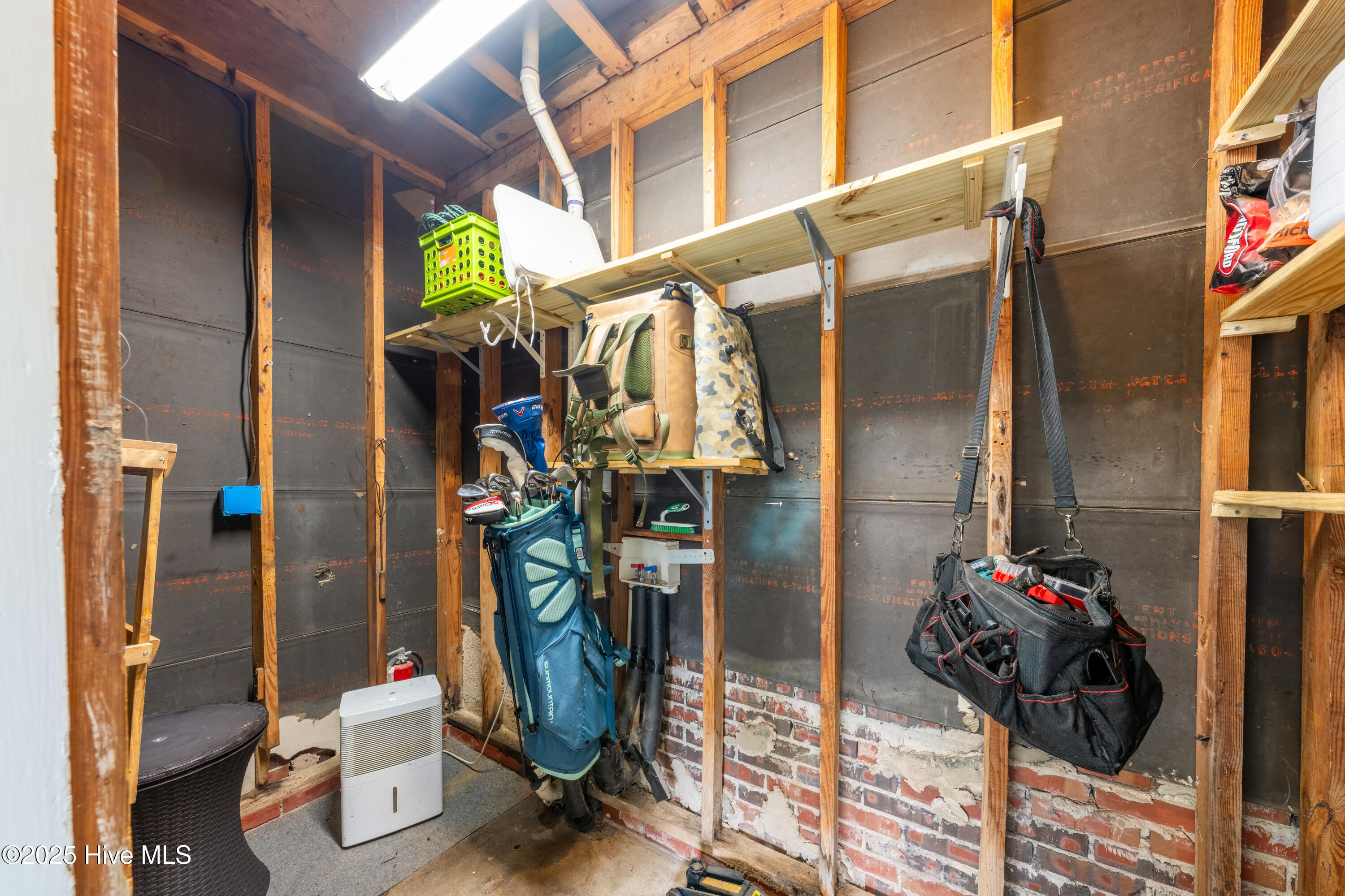 100549318 | Photo 28