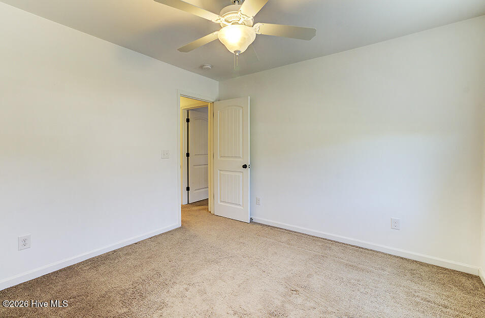 100548182 | Photo 12