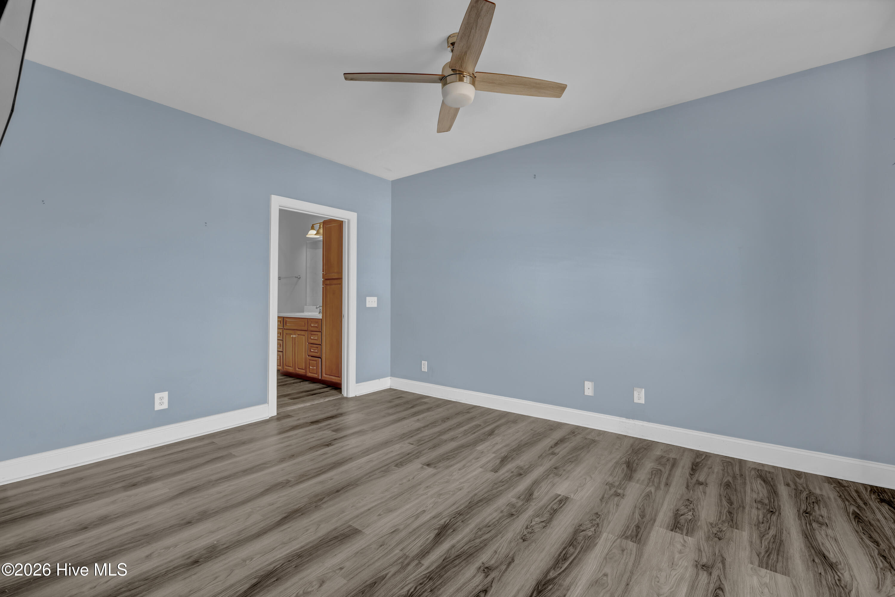 100558584 | Photo 14