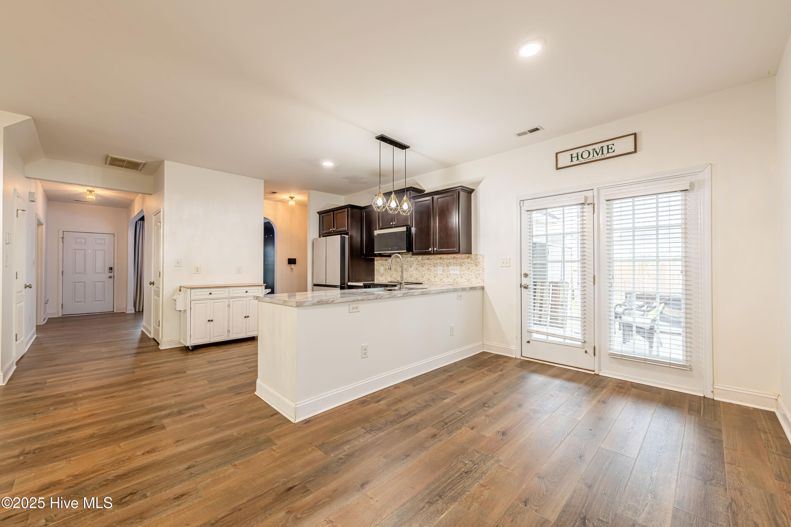 100546682 | Photo 19