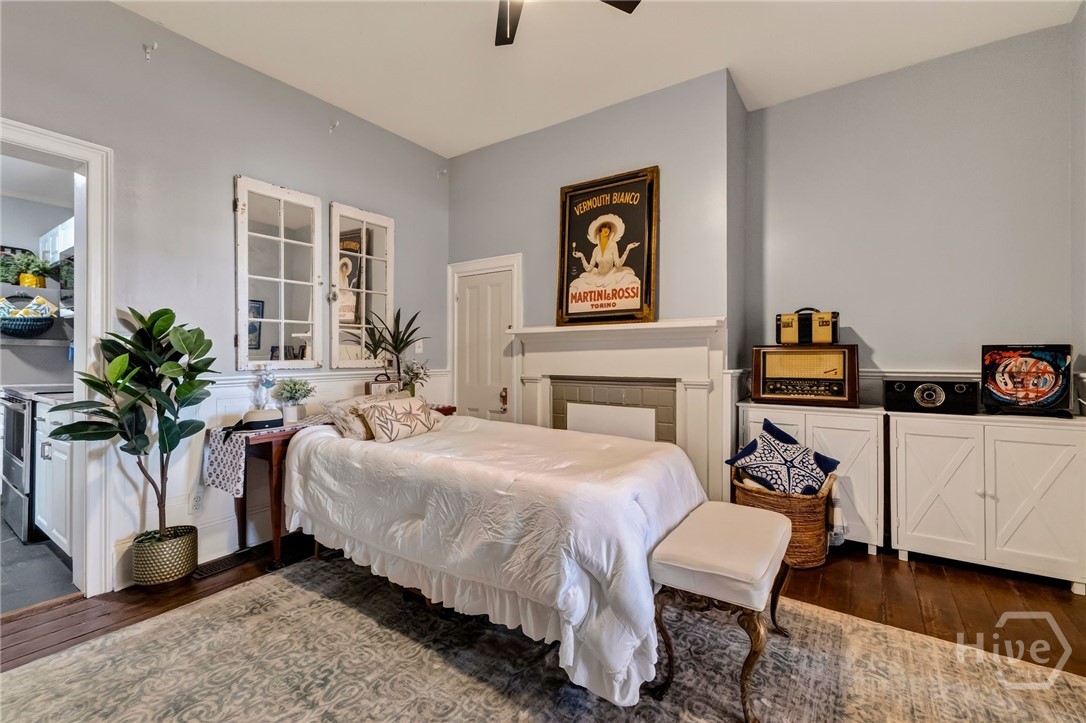 Photo 4 of House for sale at 509 E Jones St, Savannah, GA 31401 | MLS# SA364627 | Listing updated on 2026-09-30