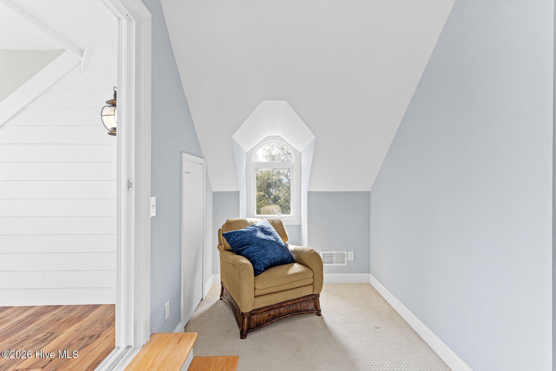 100551299 | Photo 36