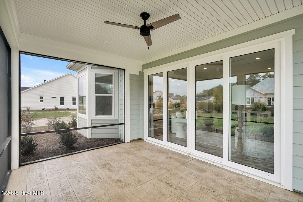 100496816 | Photo 46