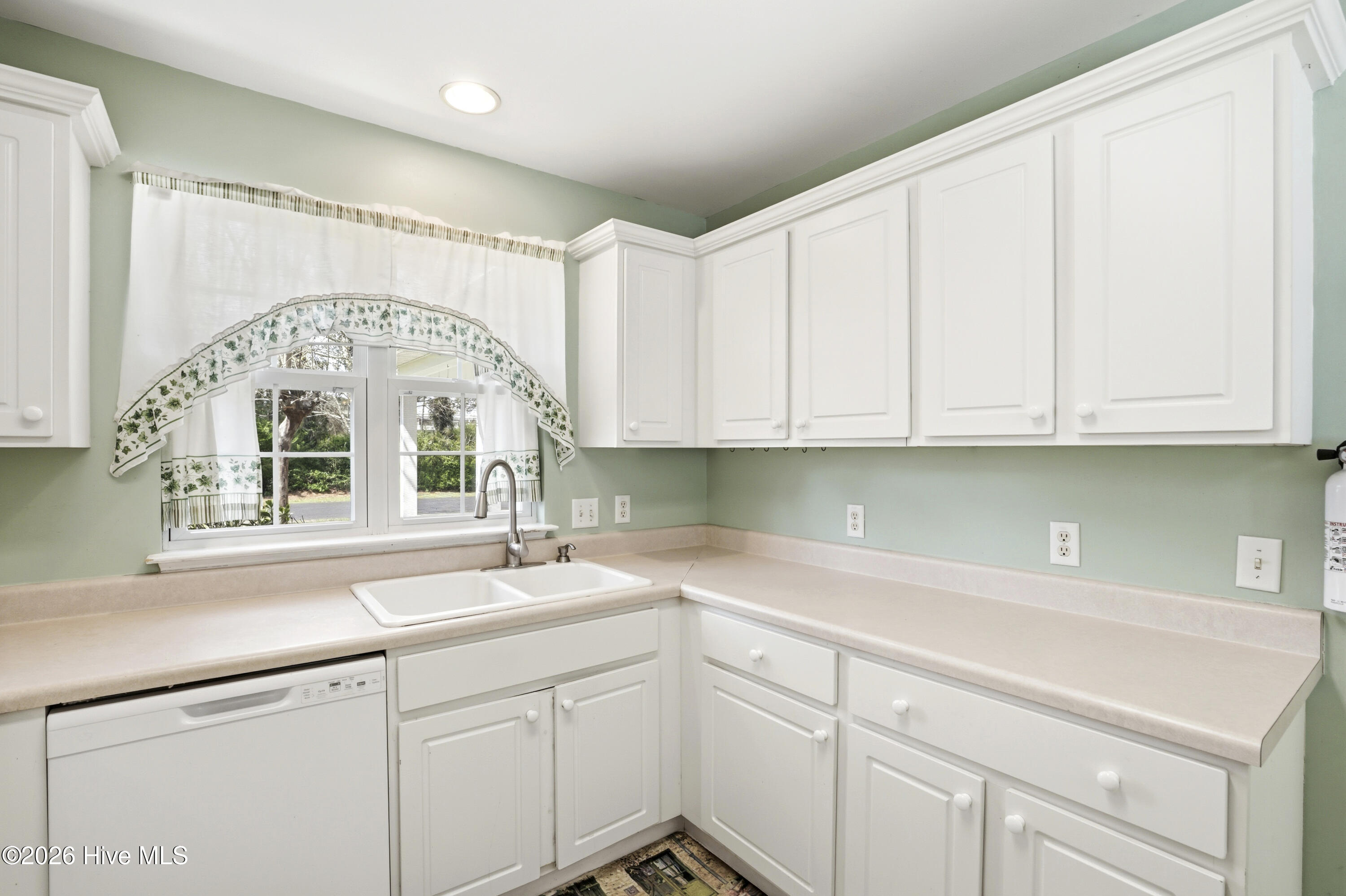 100562955 | Photo 28