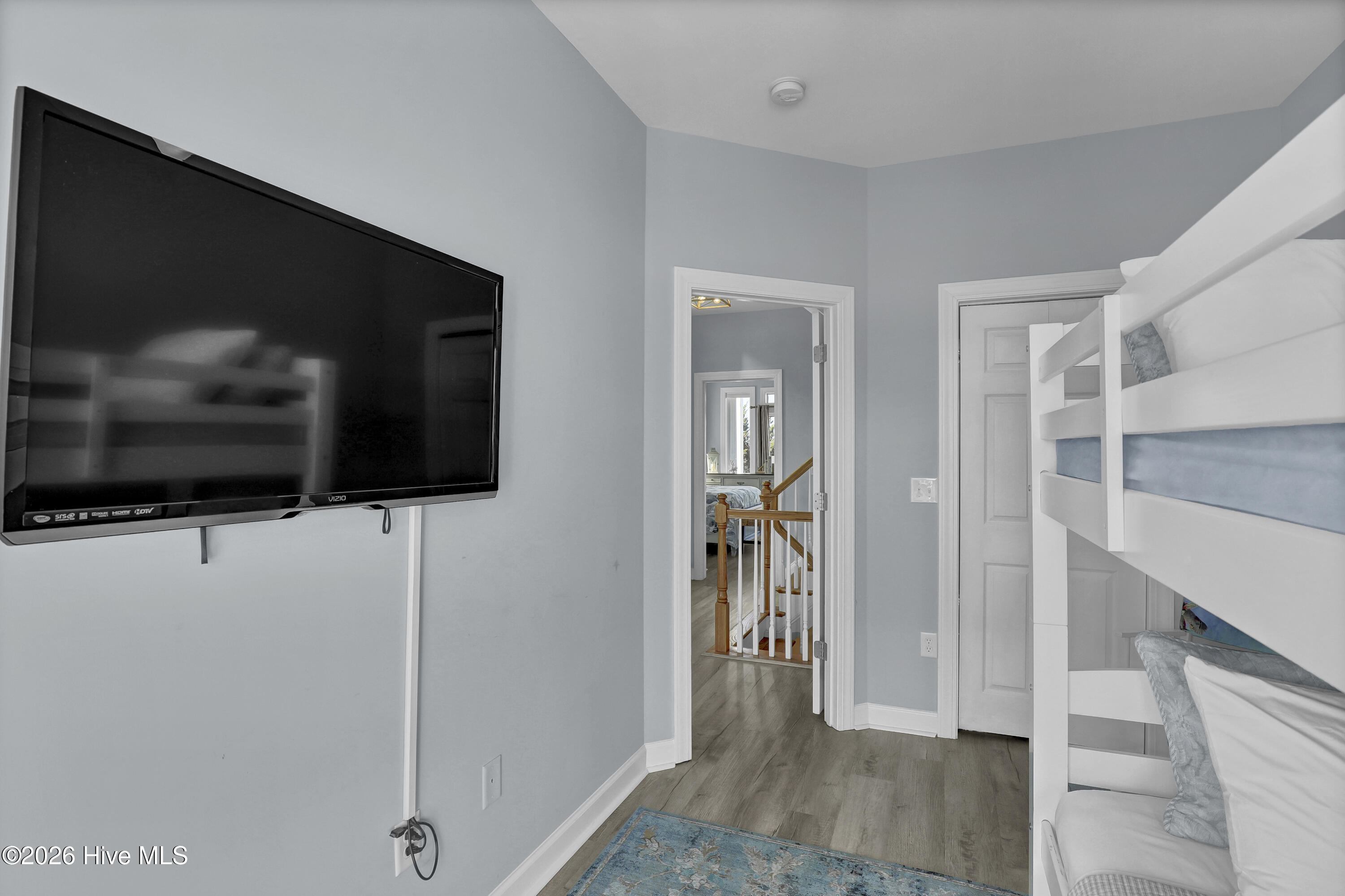 100550278 | Photo 33