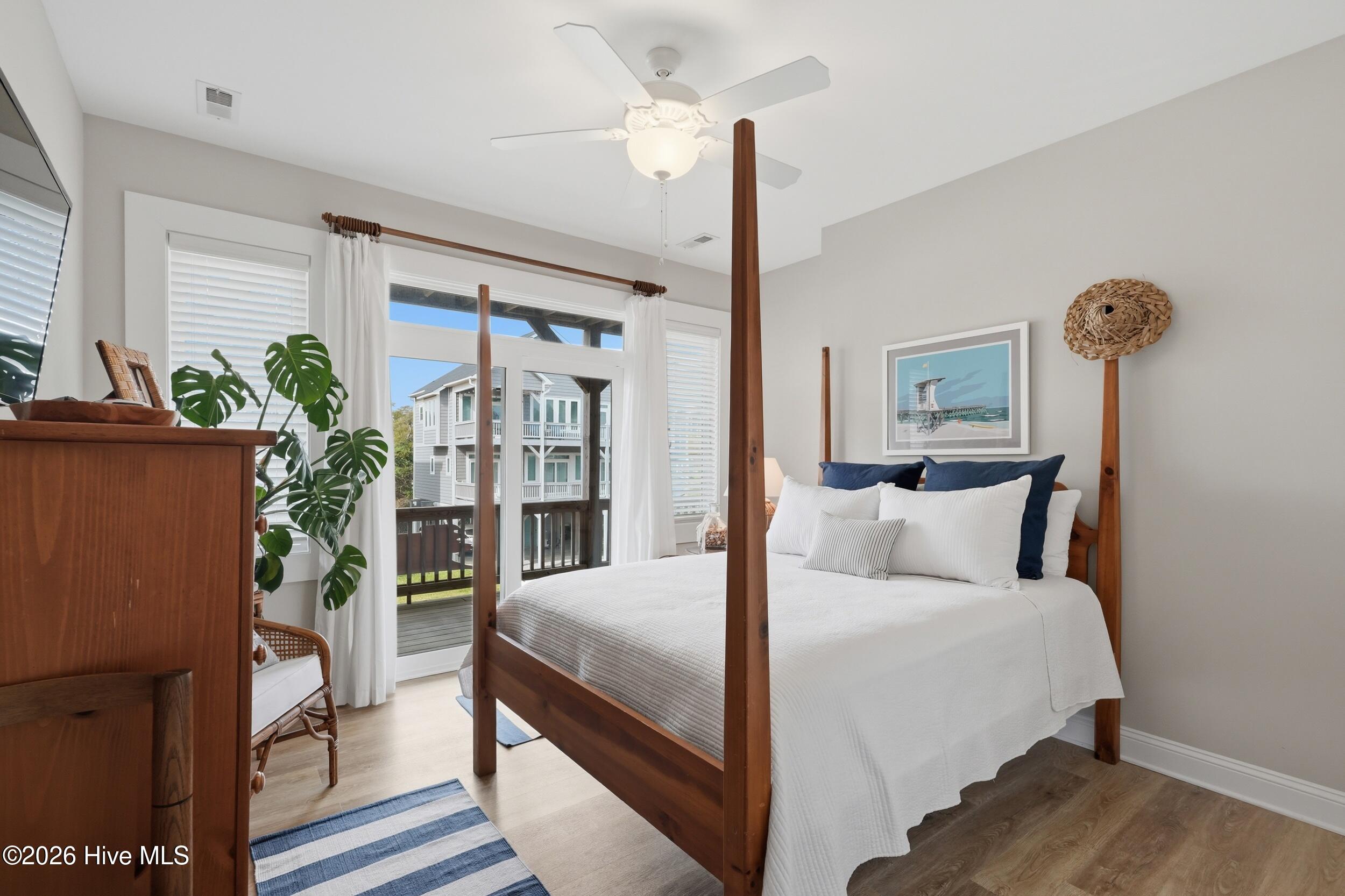 100562493 | Photo 36