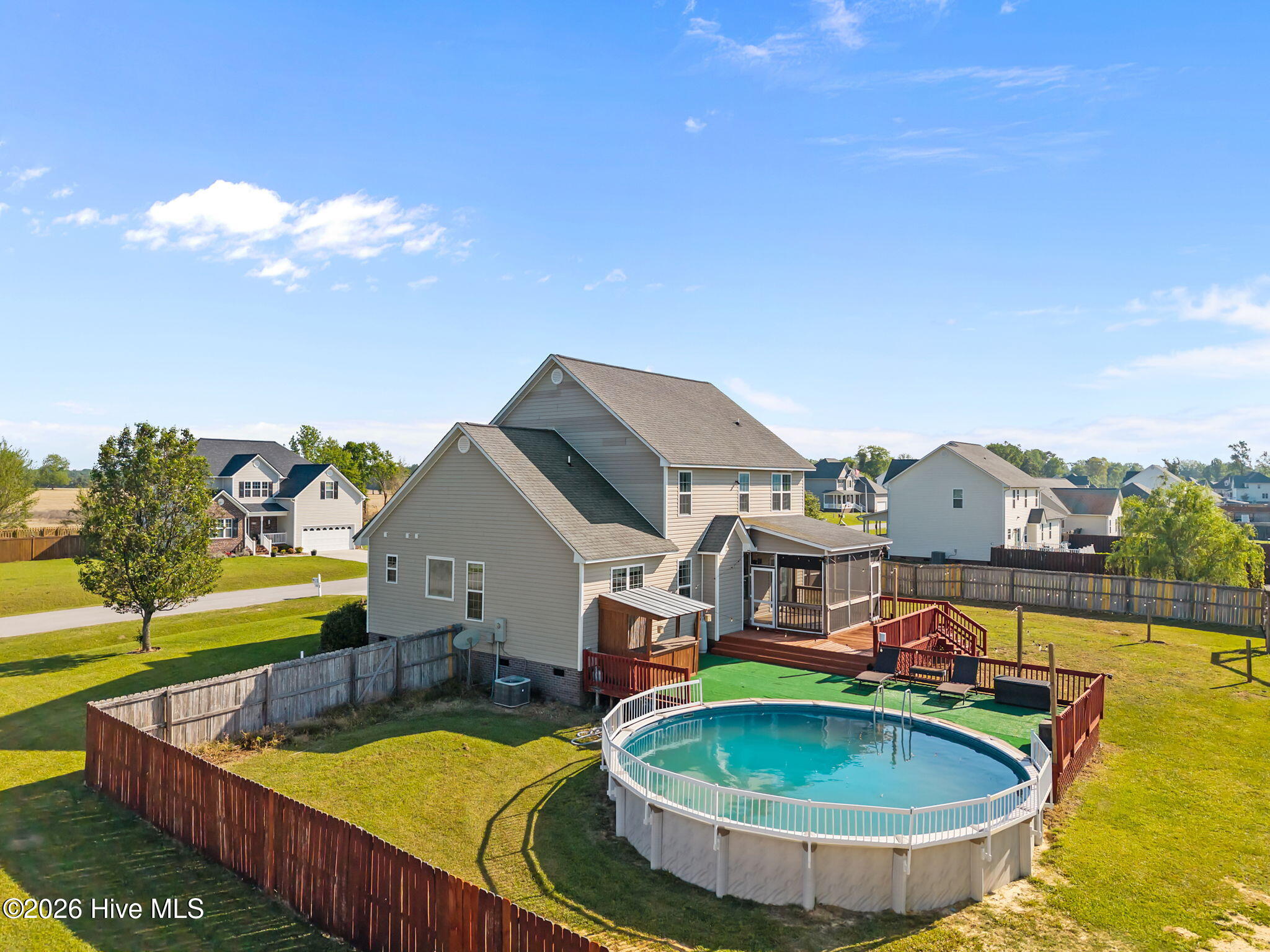 100568078 | Photo 44