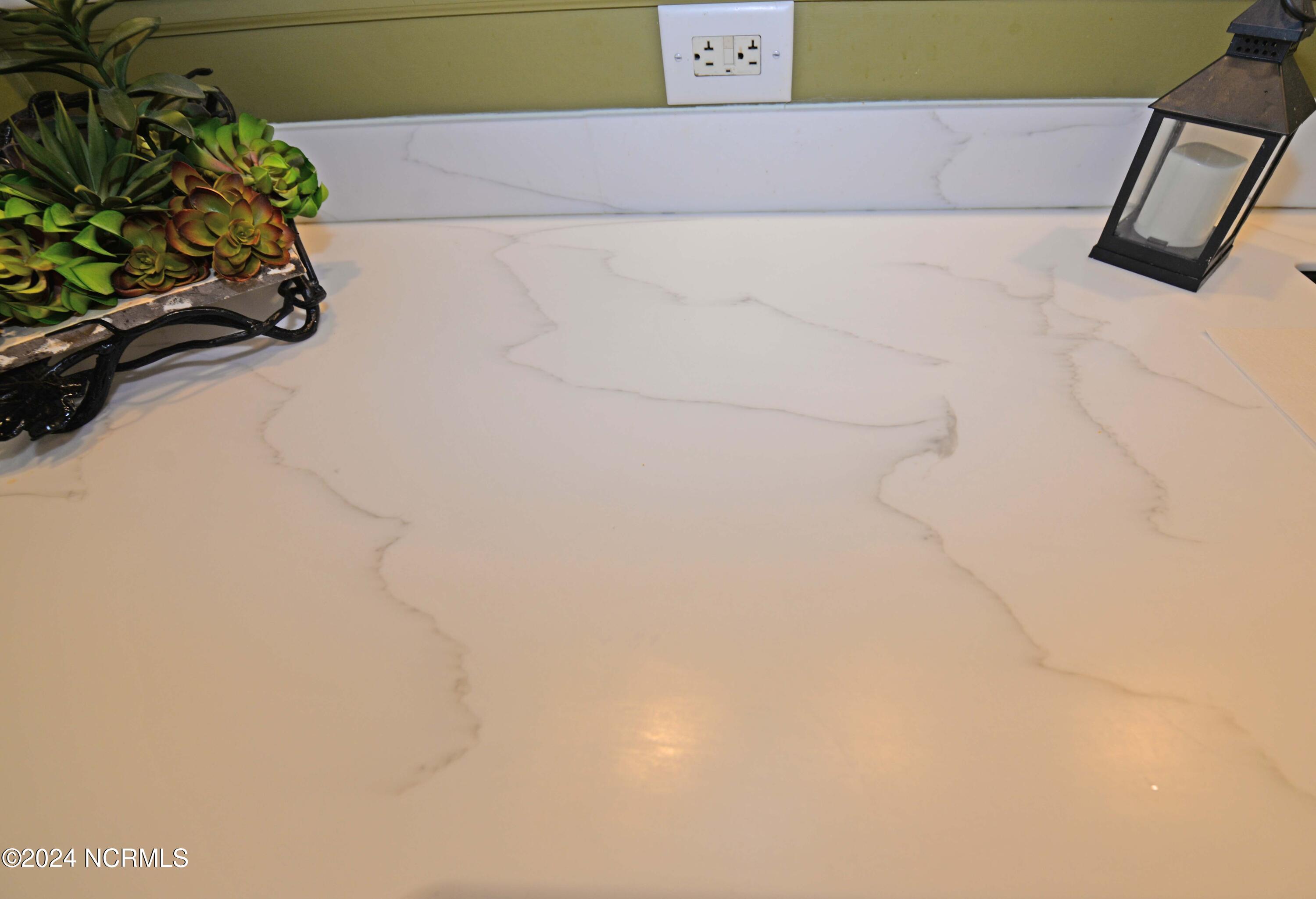 100443482 | Photo 23