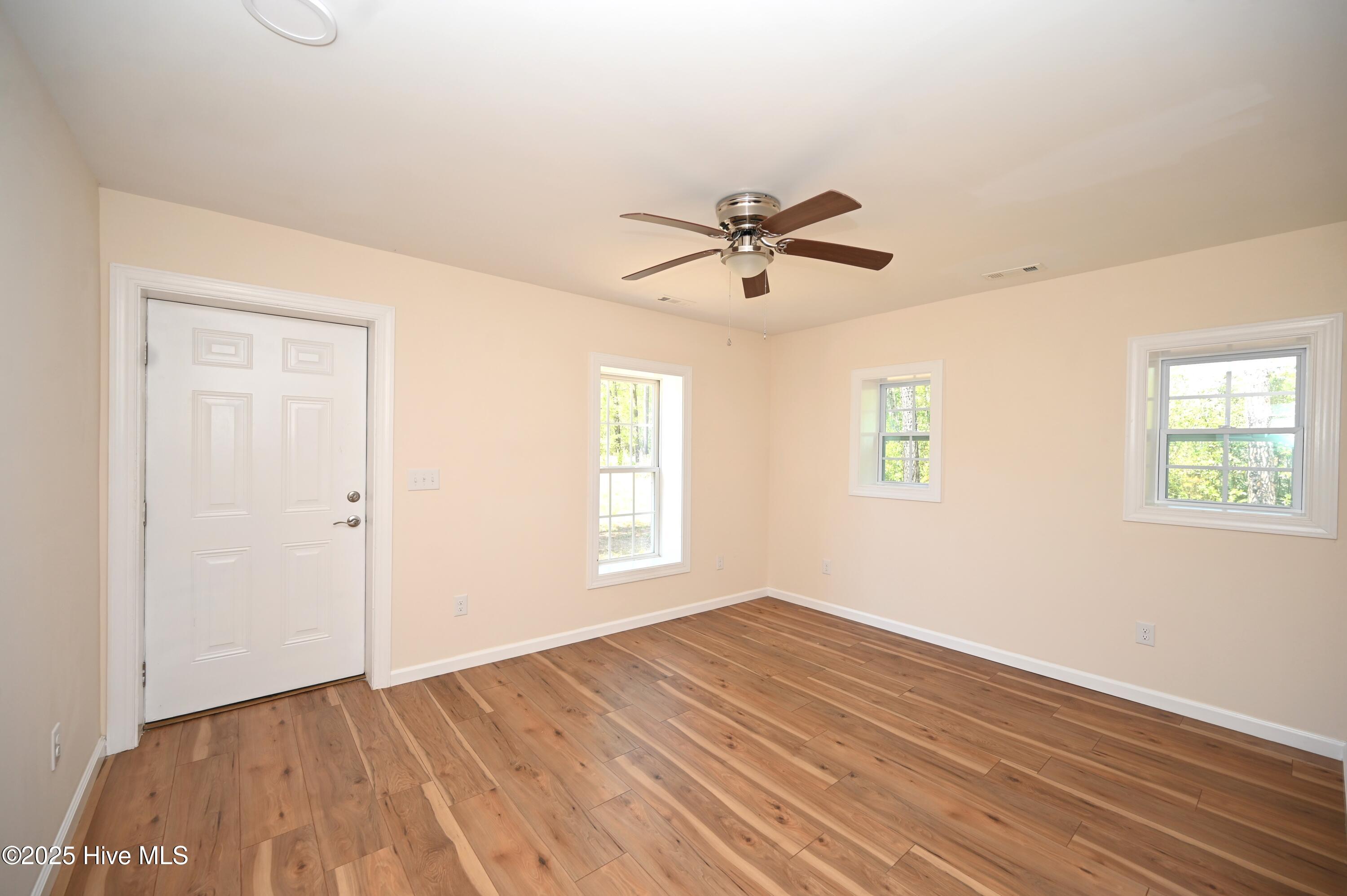 100500165 | Photo 17