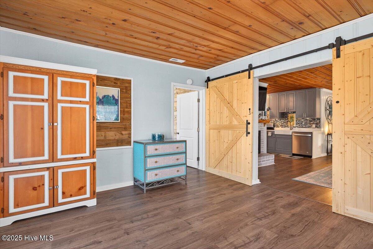 100547366 | Photo 23