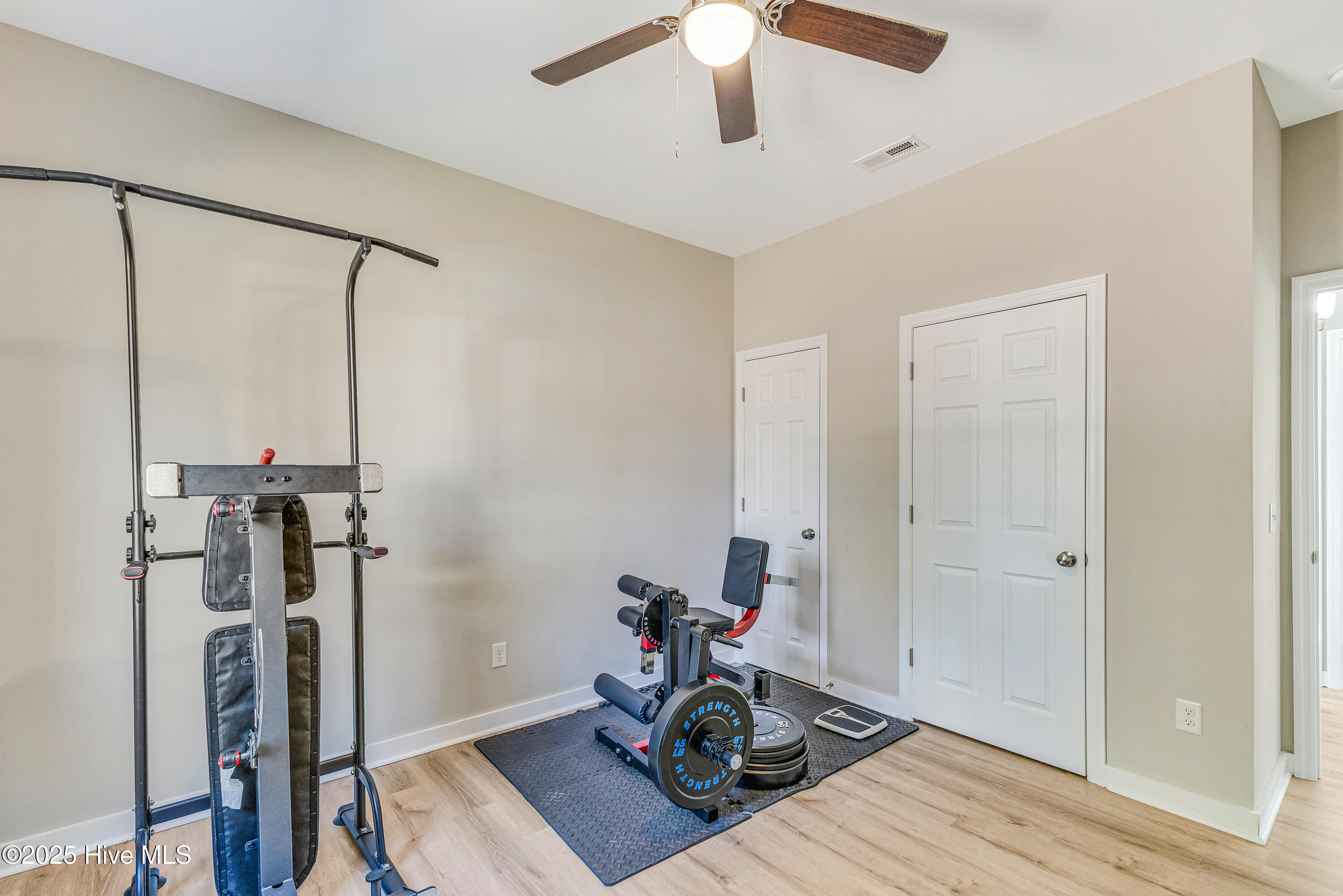 100542272 | Photo 23