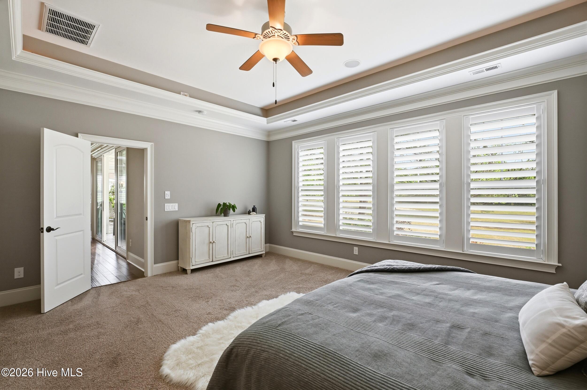 100567855 | Photo 26