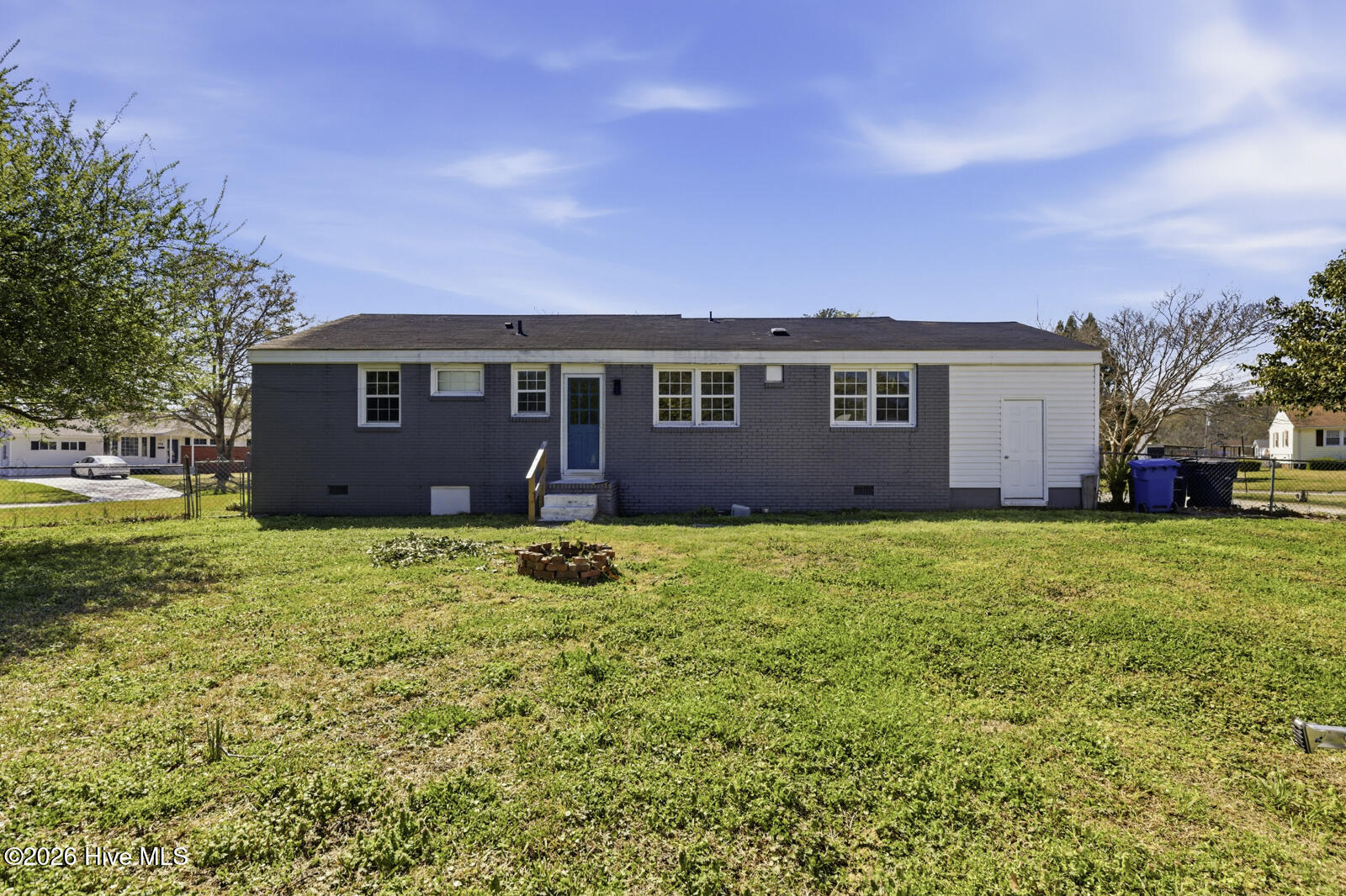 100565966 | Photo 25