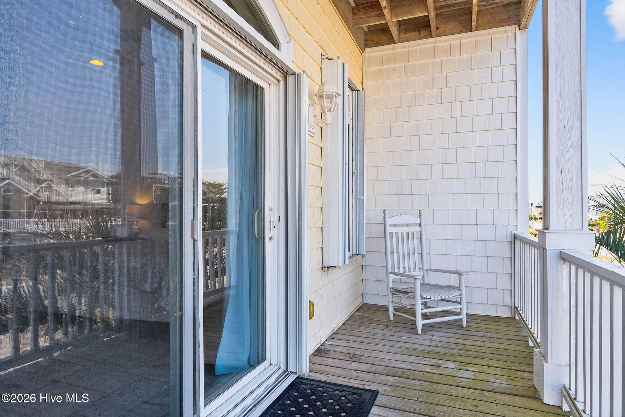 100563244 | Photo 57