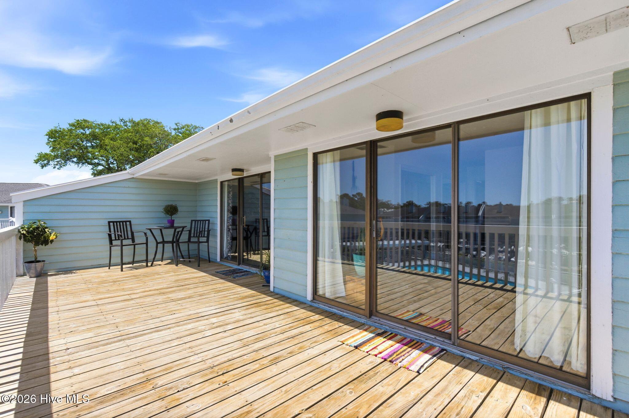 100568885 | Photo 34