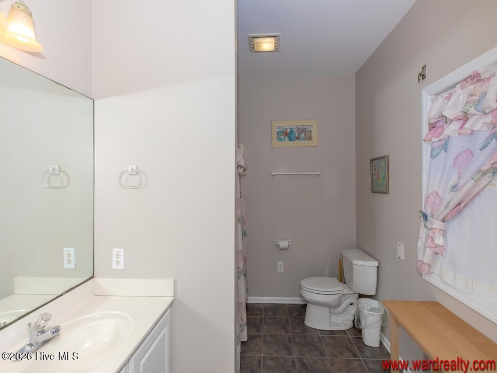 100552489 | Photo 11