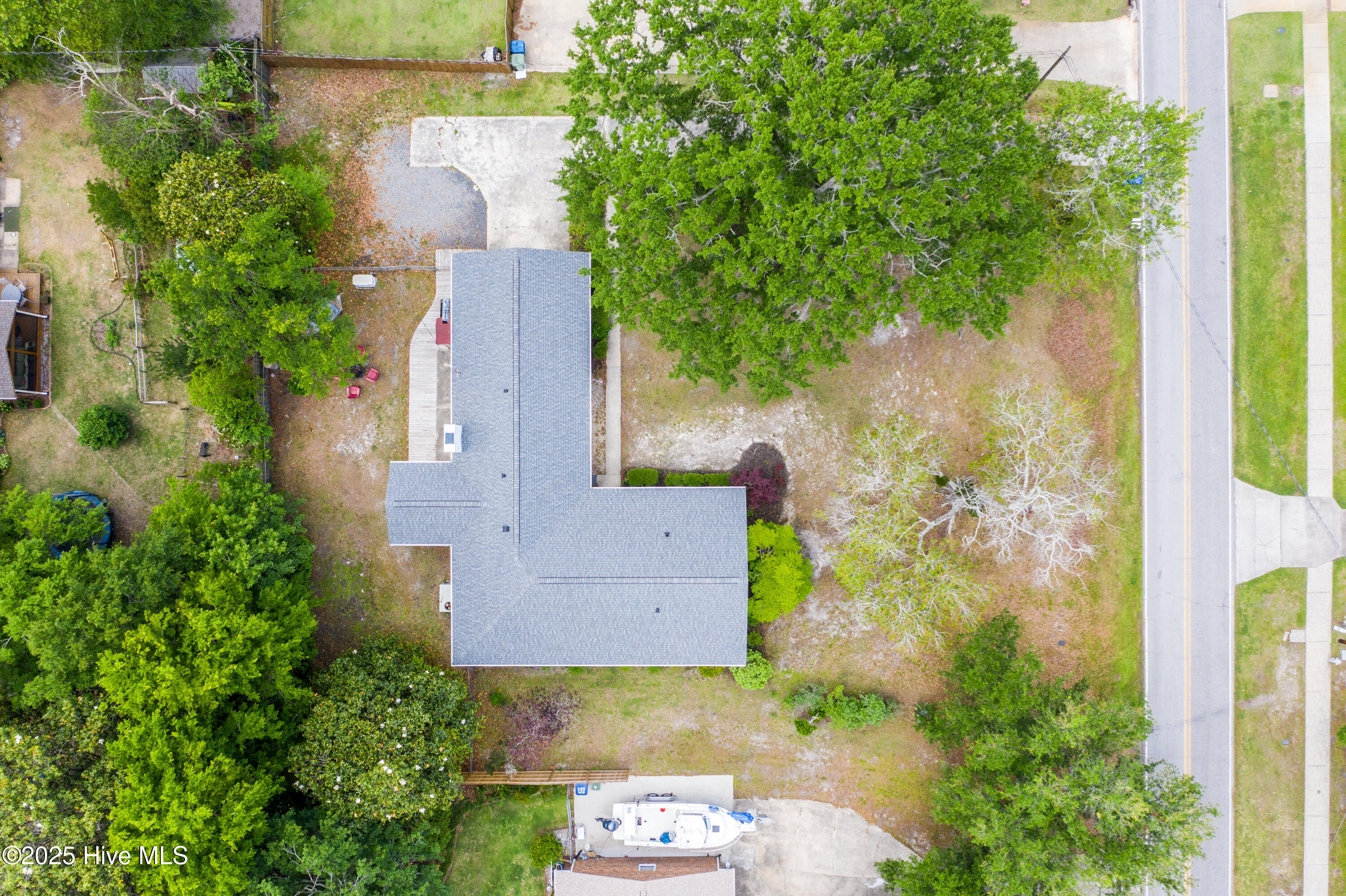 100566321 | Photo 31