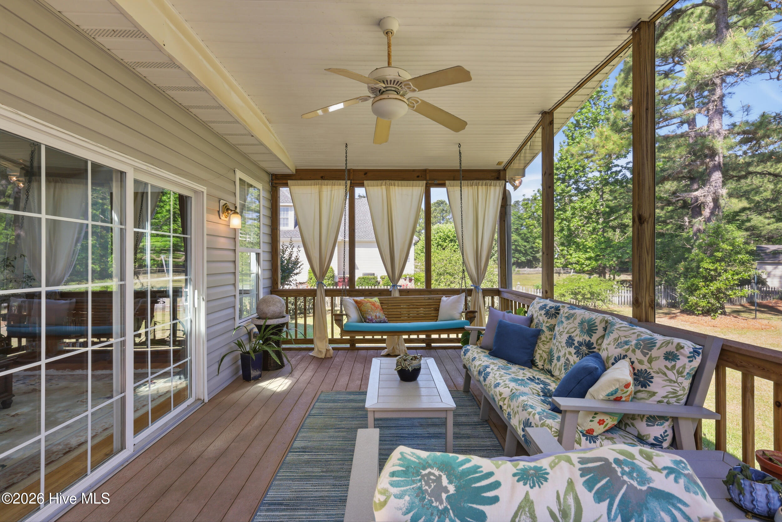 100568942 | Photo 31