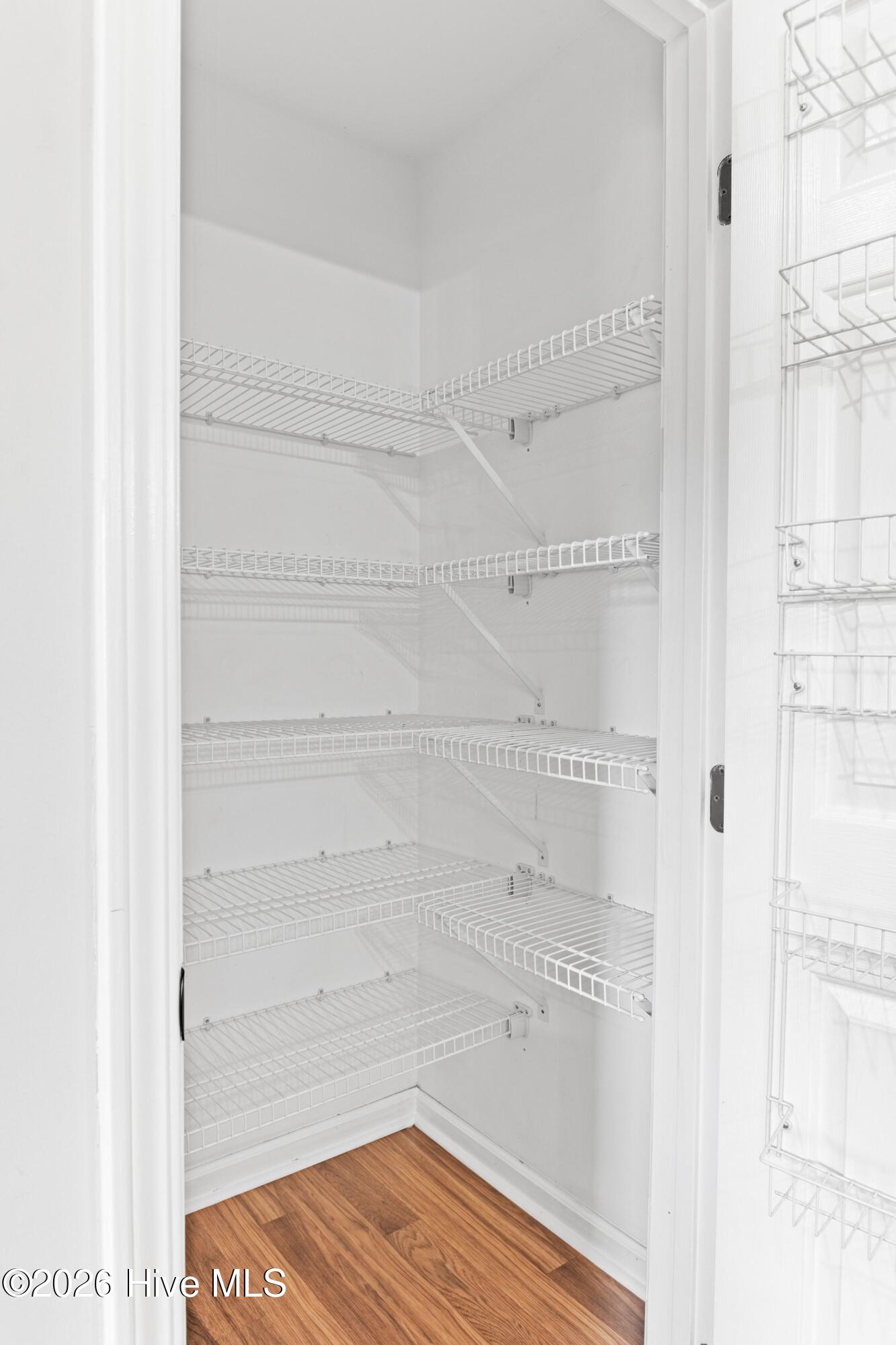 100550580 | Photo 11