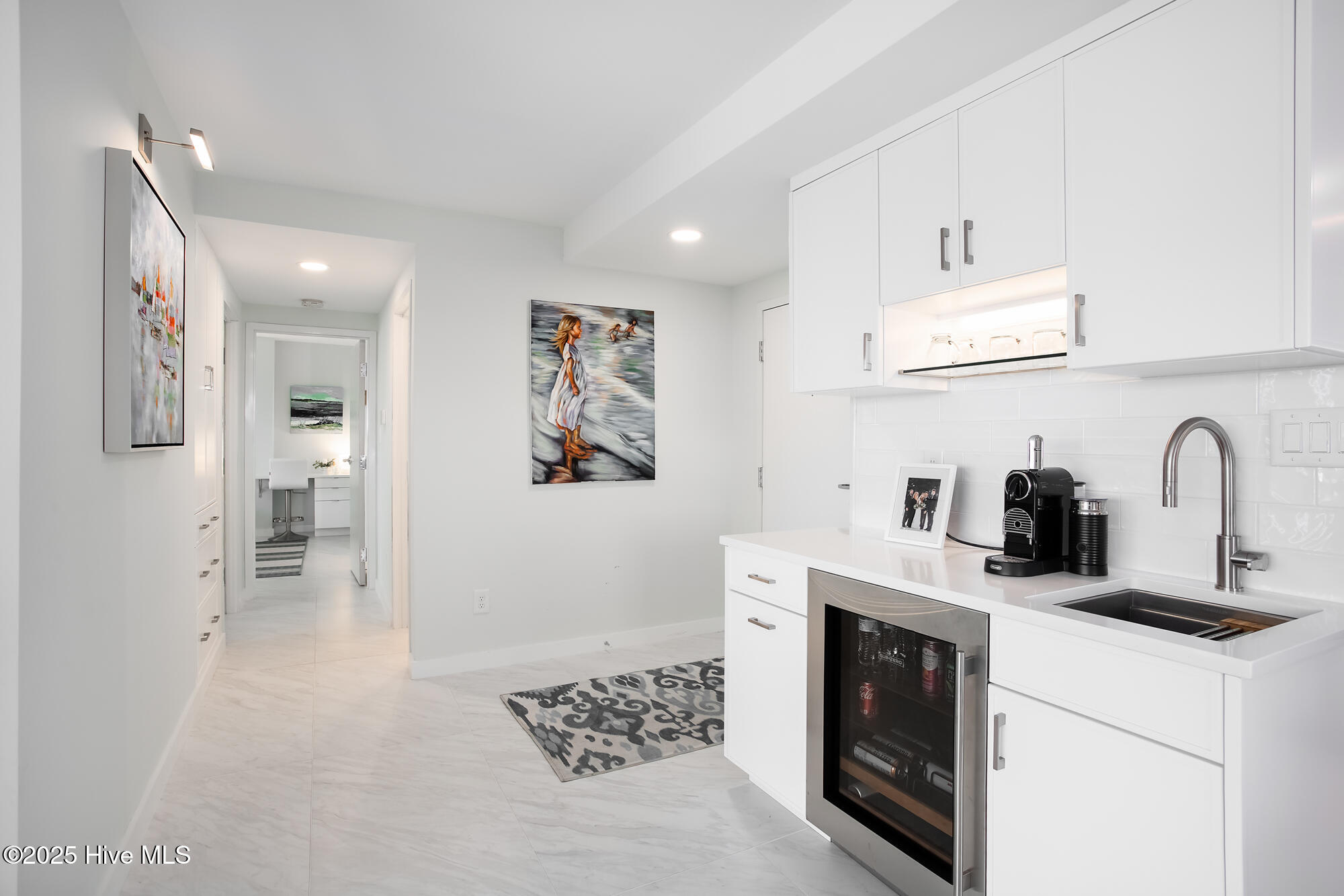 100544595 | Photo 13