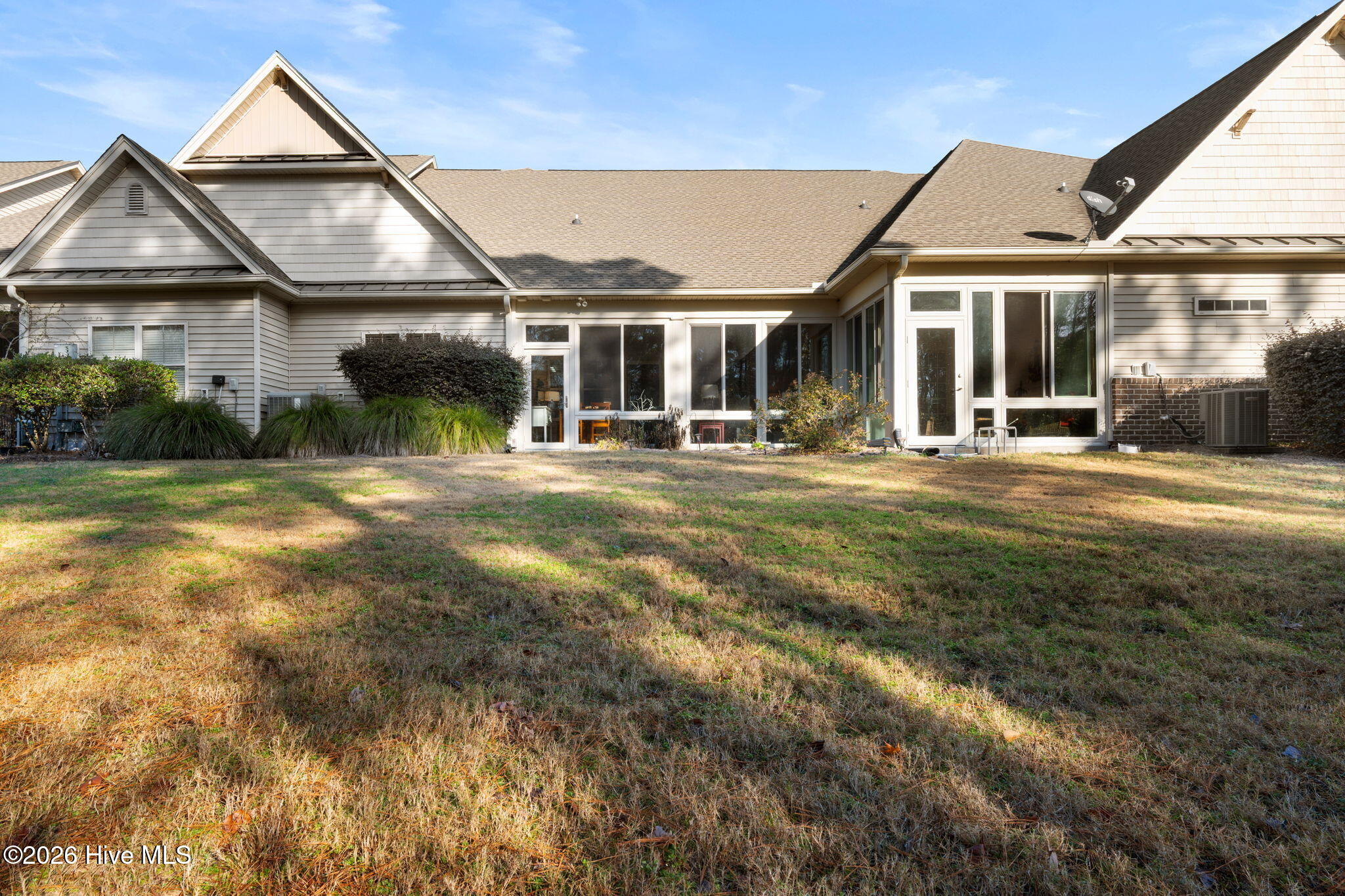 100547575 | Photo 34