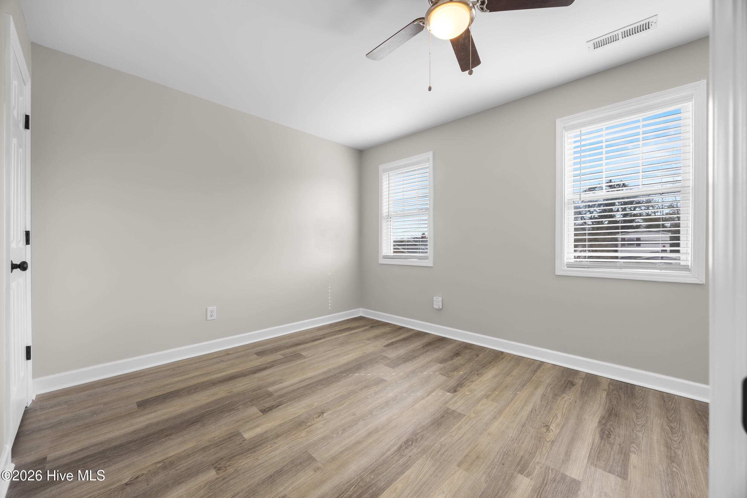 100558916 | Photo 29