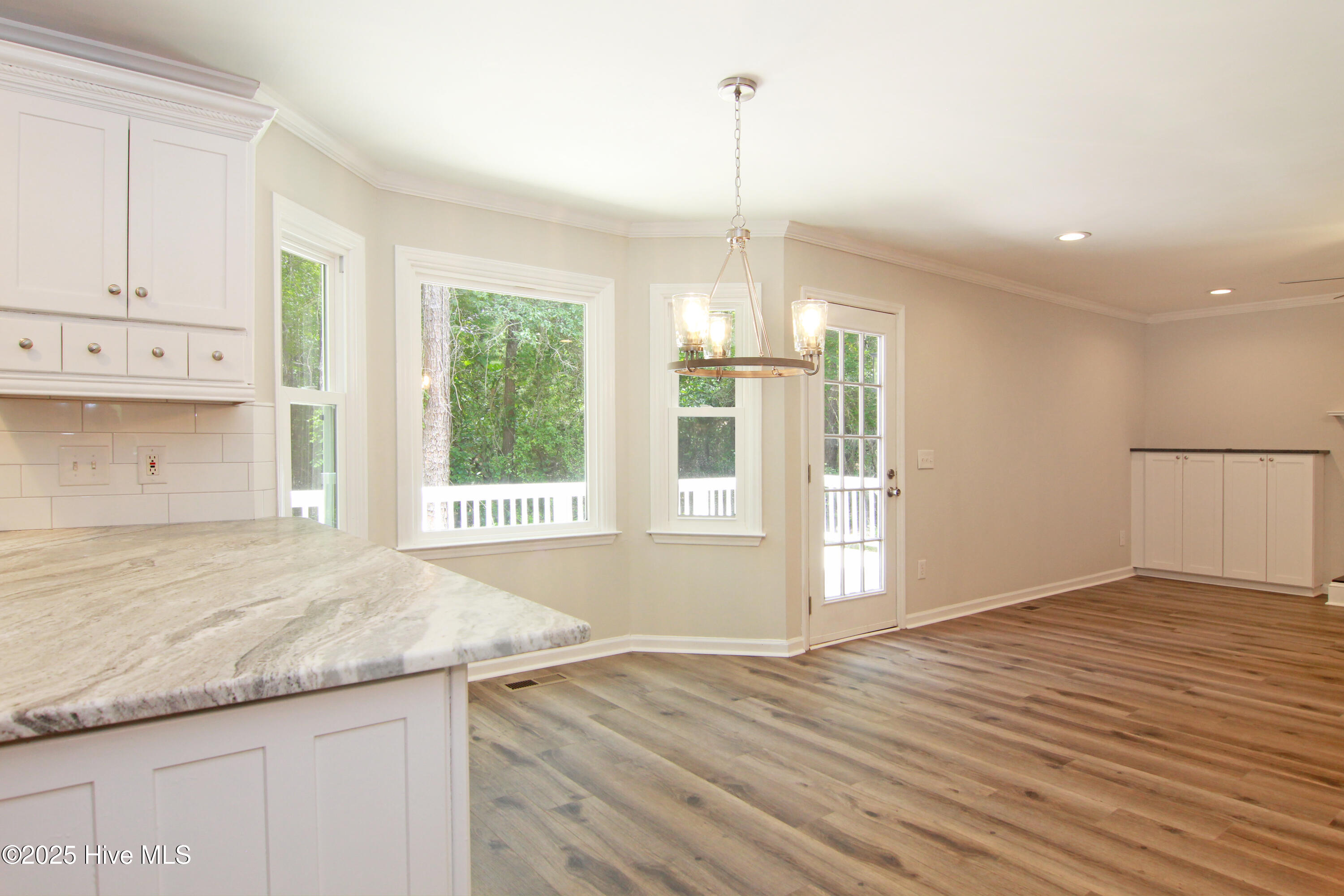 100517489 | Photo 14