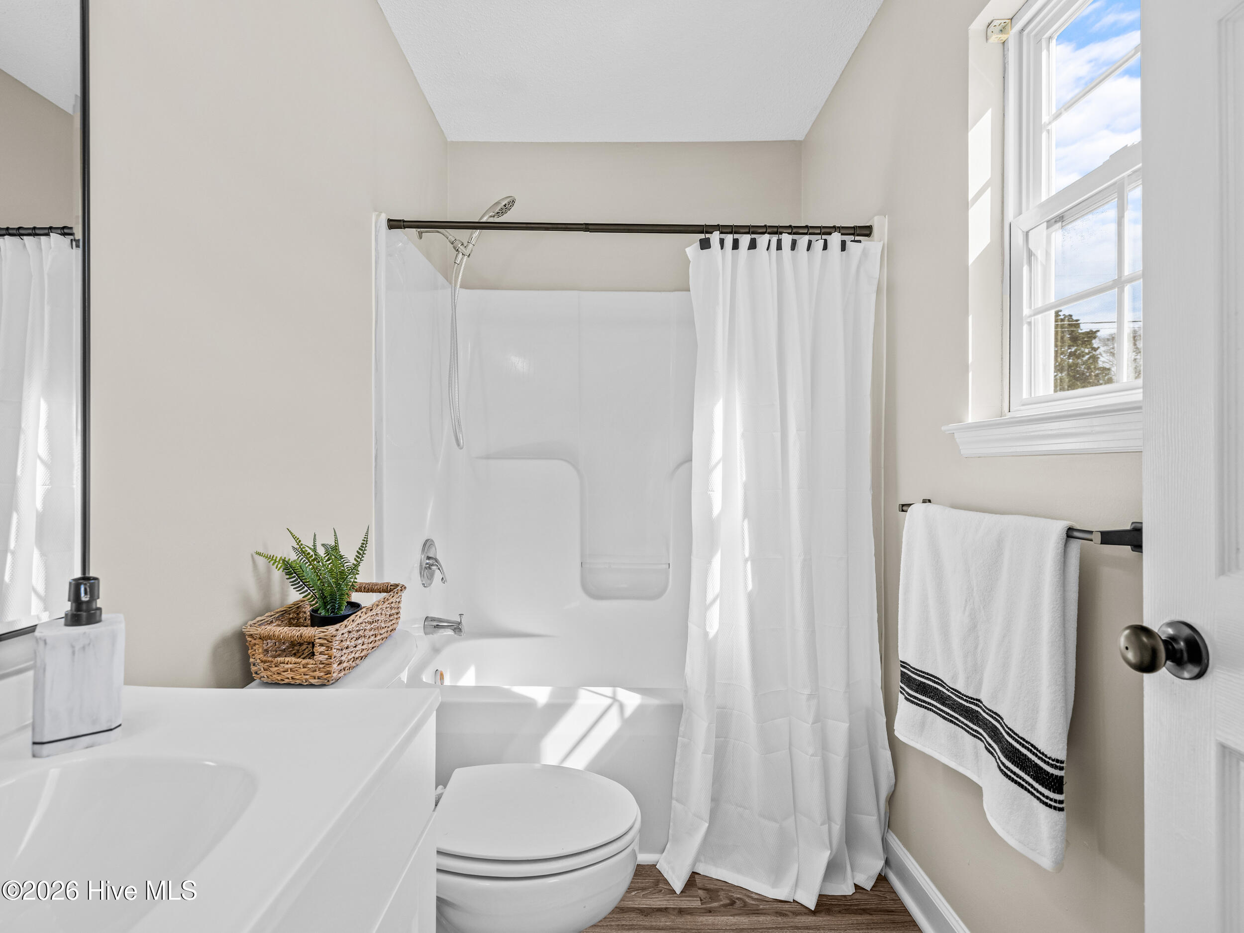 100554469 | Photo 25