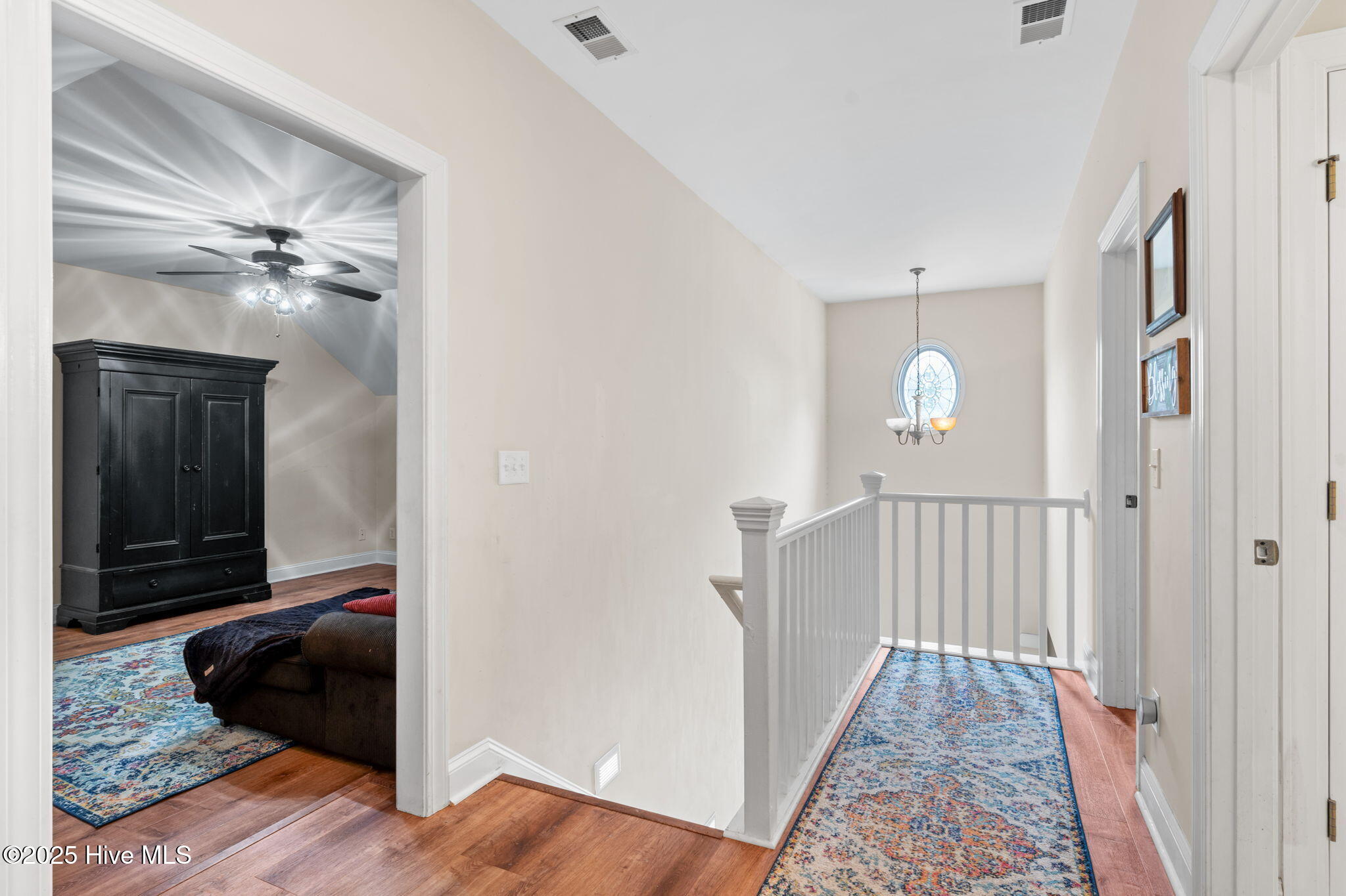 100529824 | Photo 16