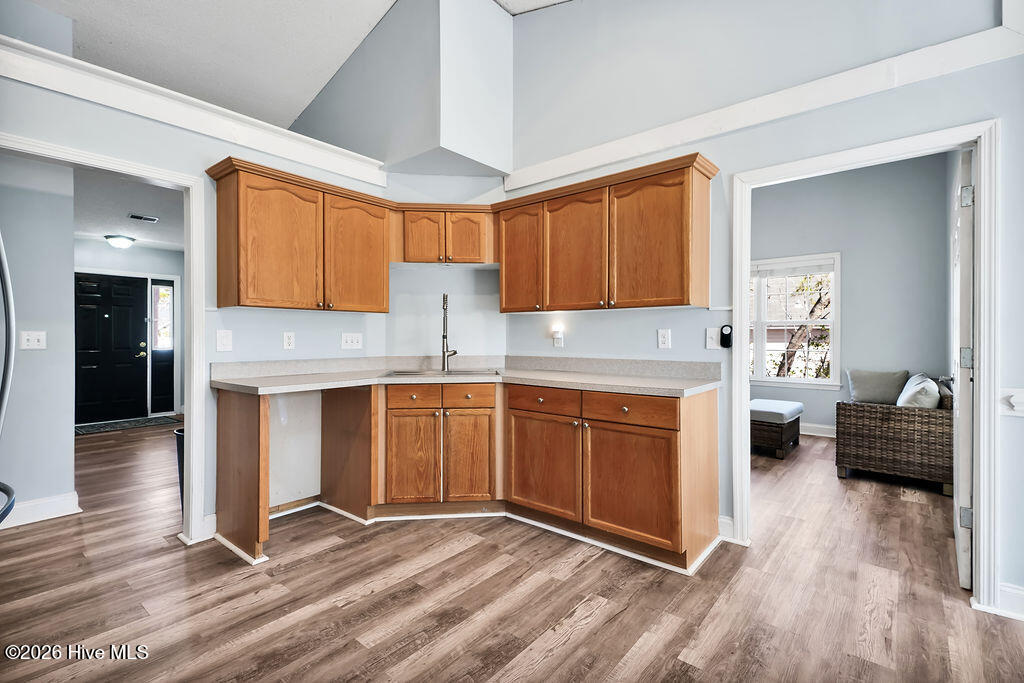 100560710 | Photo 10