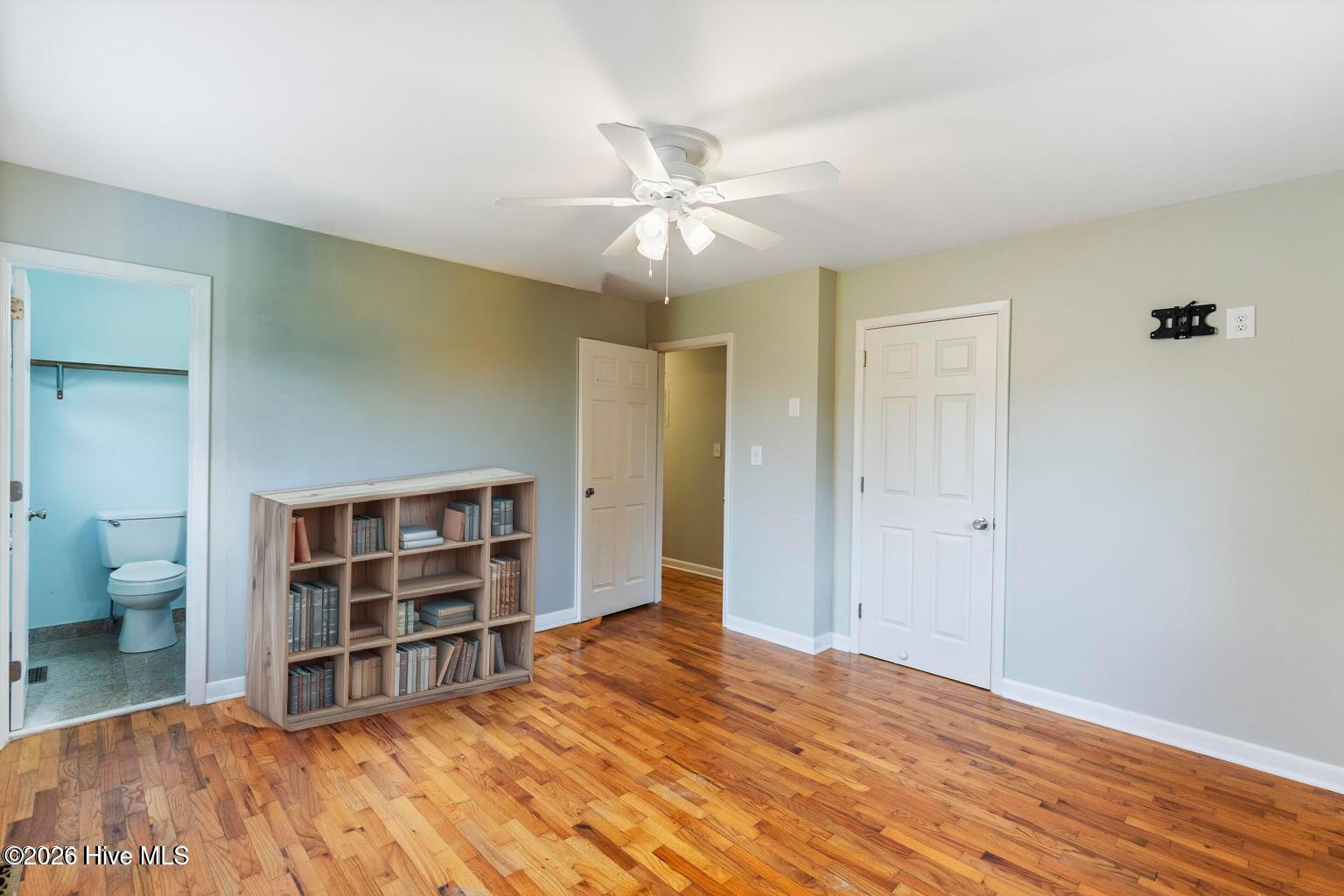 100564463 | Photo 12