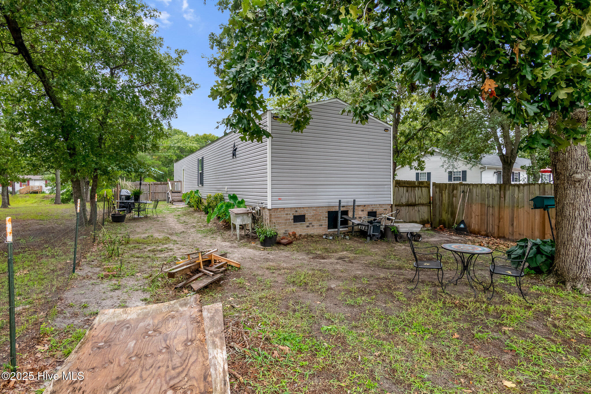 100524140 | Photo 33