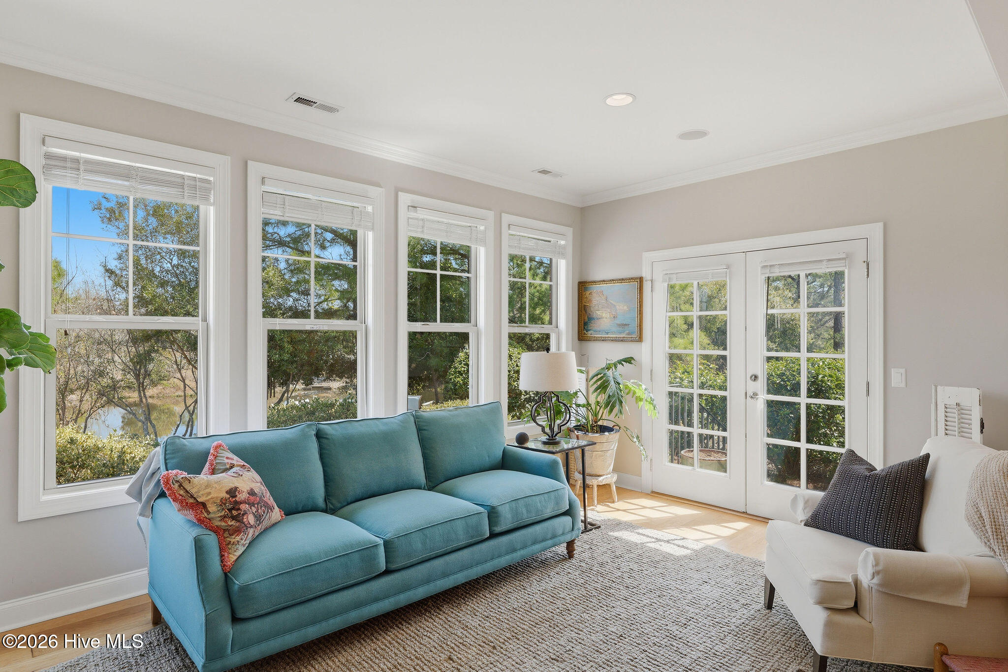 100561215 | Photo 21