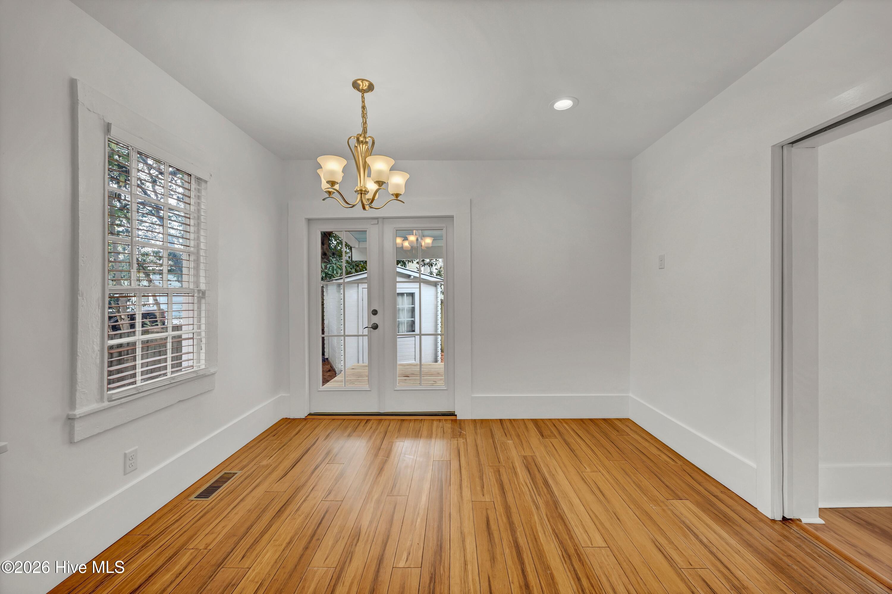 100556778 | Photo 12