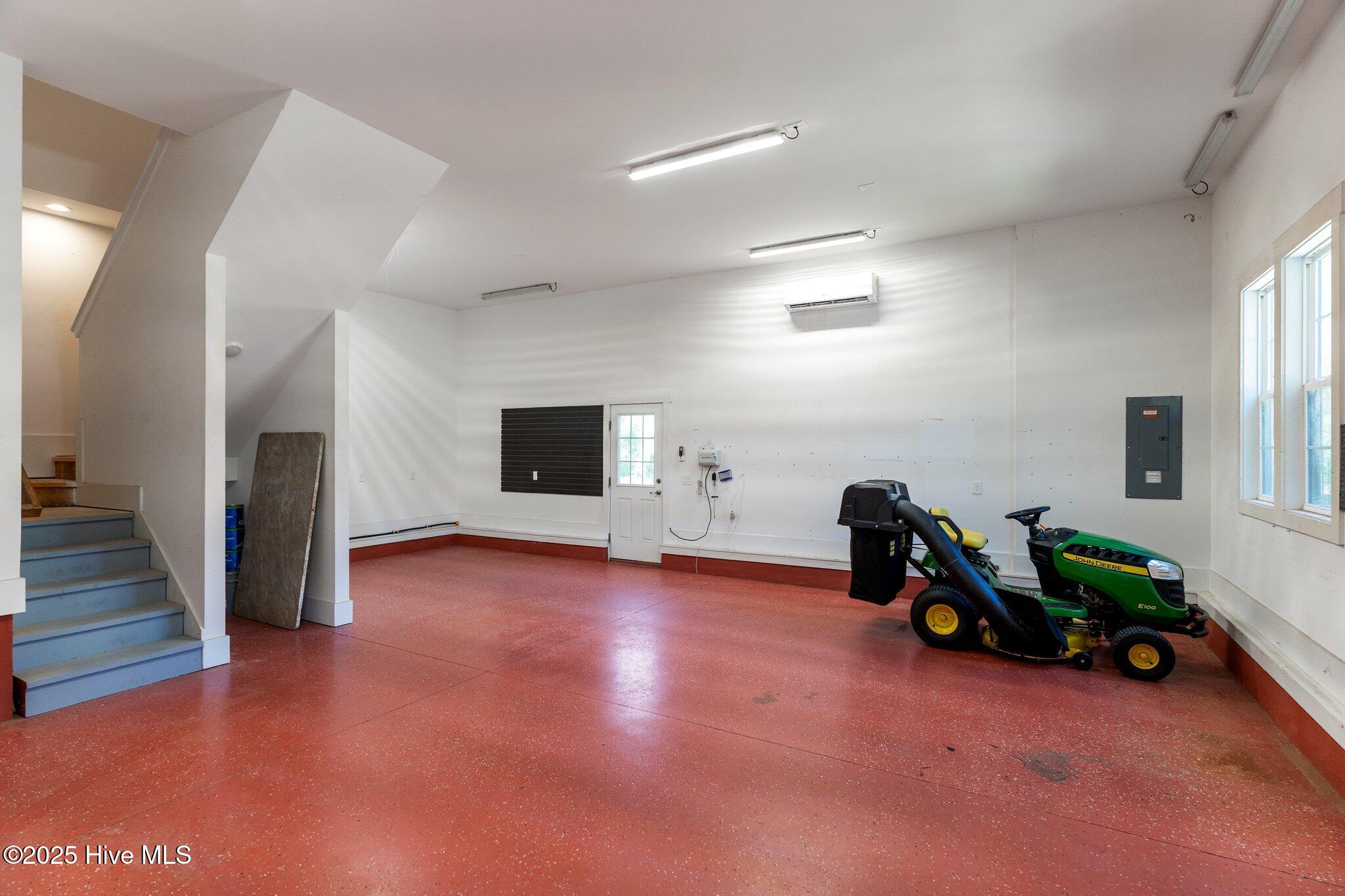 100552432 | Photo 52