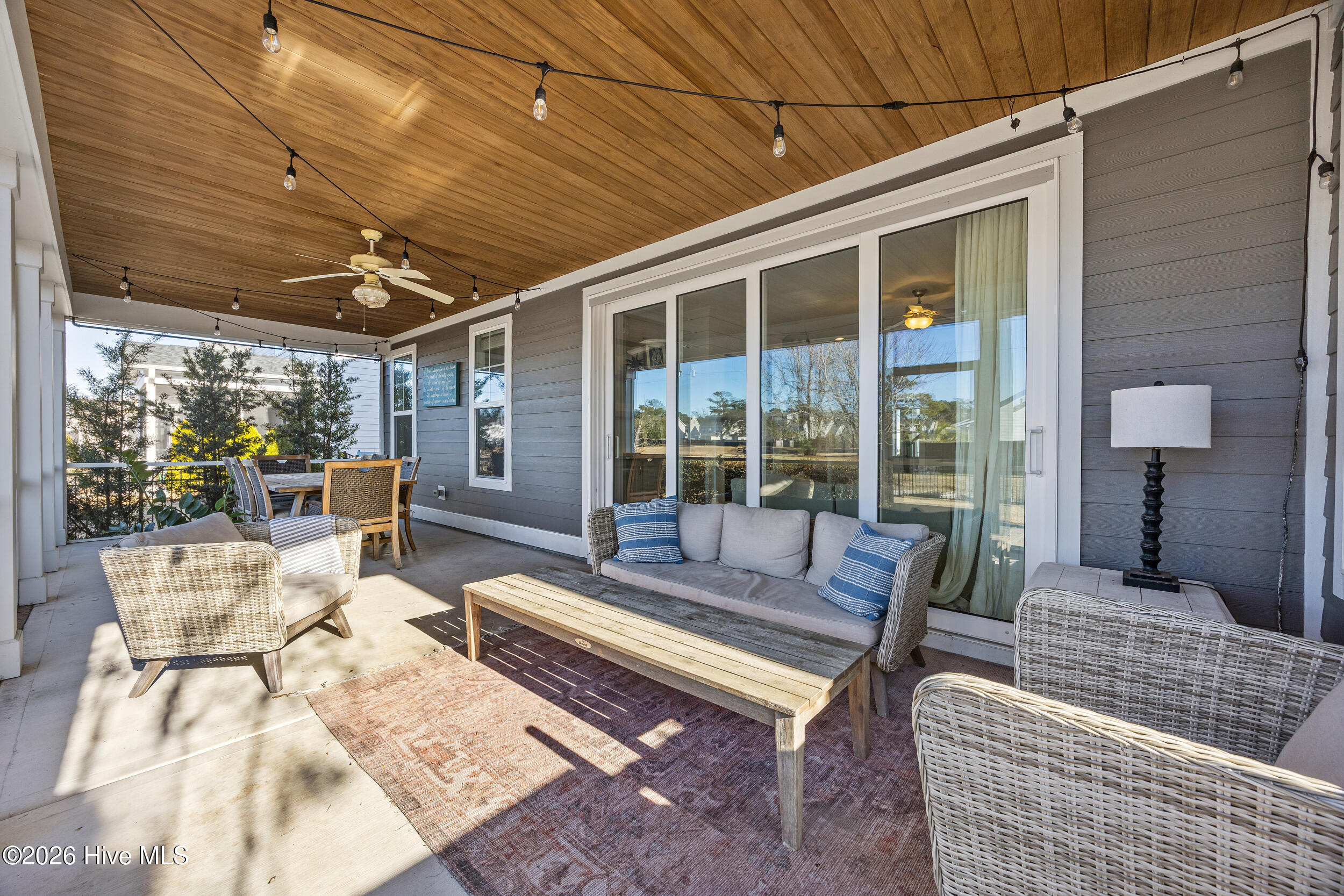 100551925 | Photo 27