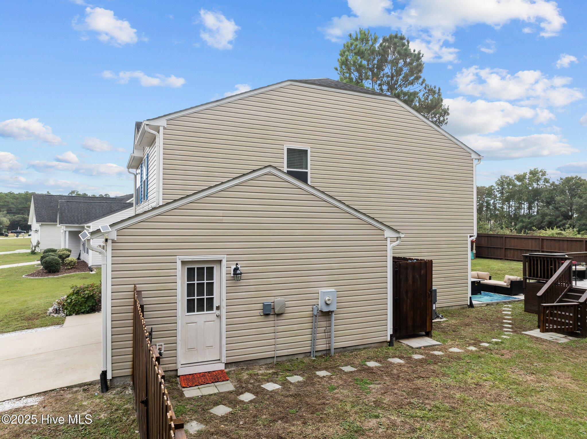 100544297 | Photo 38