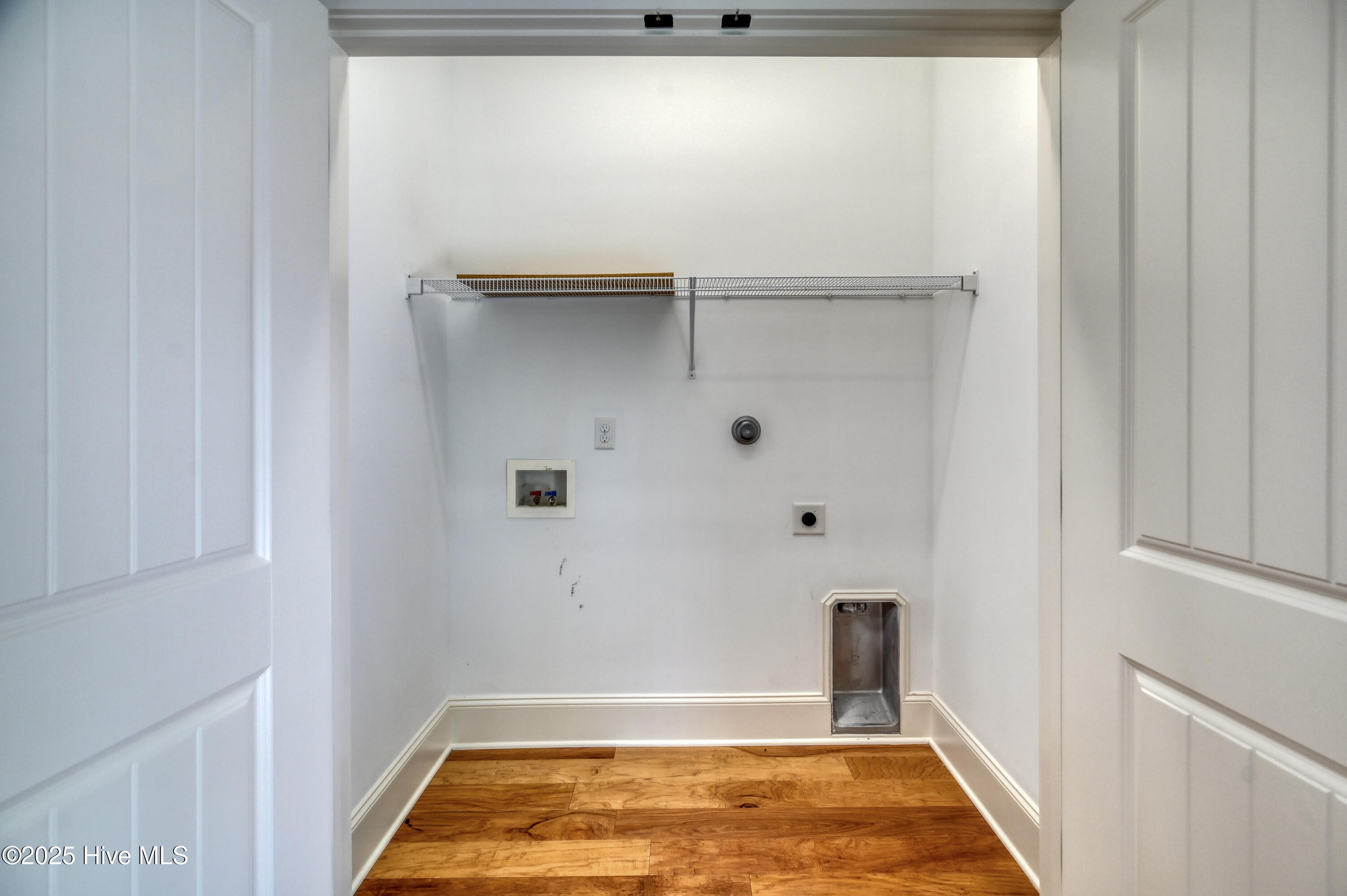 100487602 | Photo 17