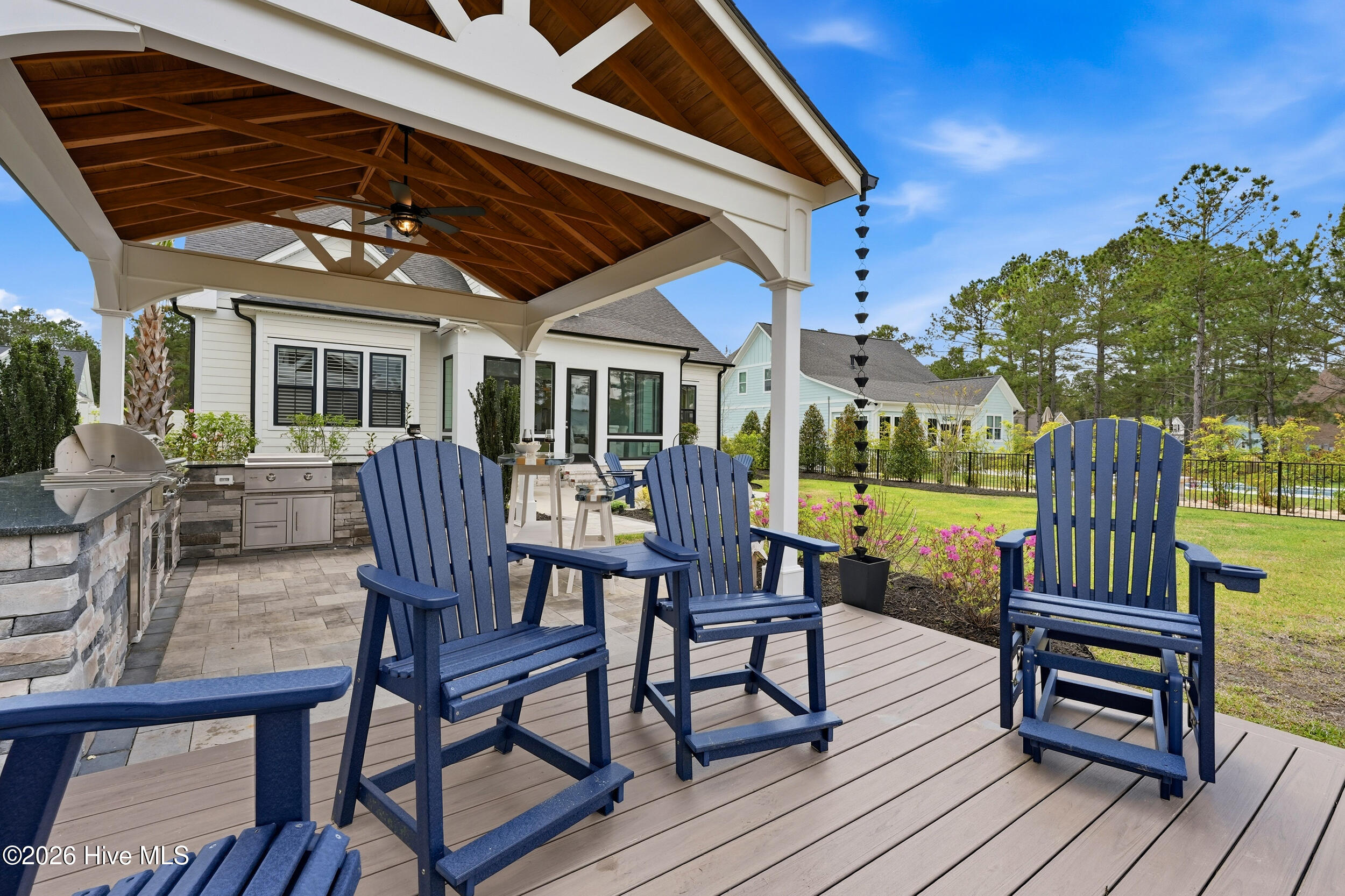 100563980 | Photo 41