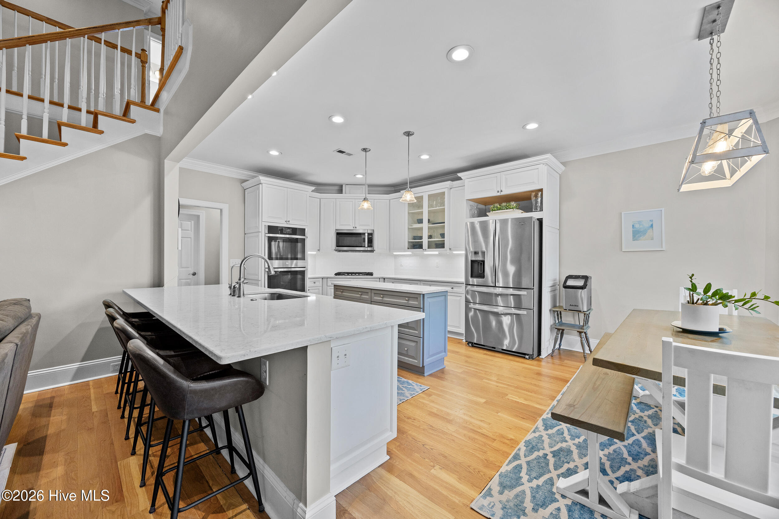 100565771 | Photo 21