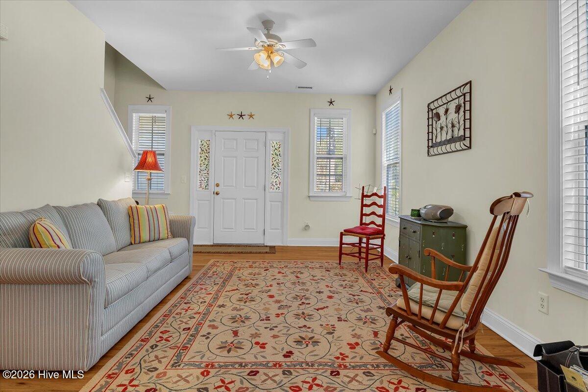 100550365 | Photo 16